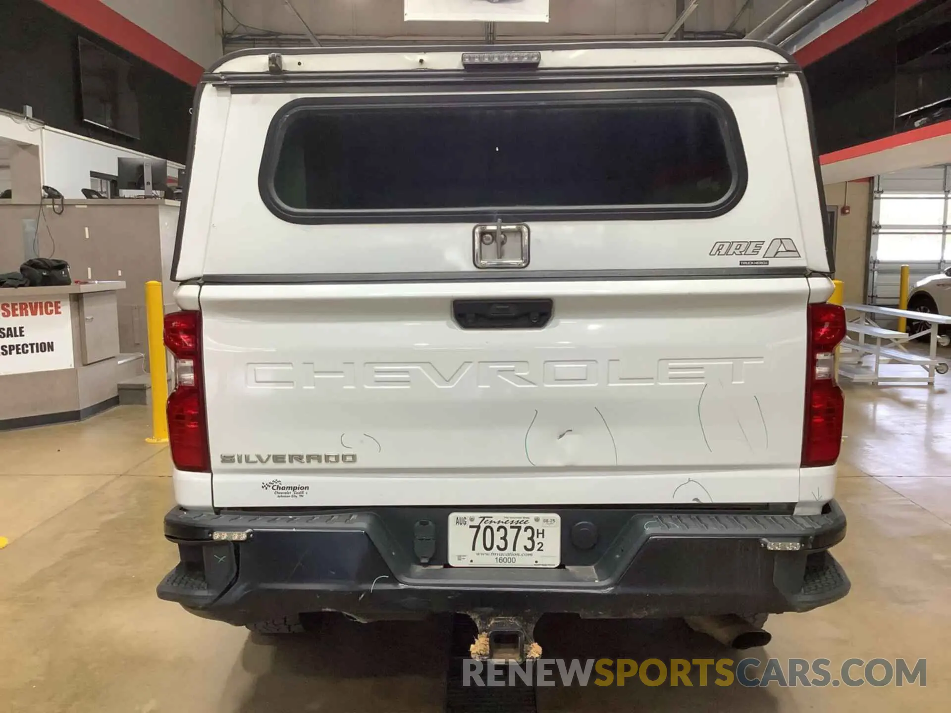 10 Photograph of a damaged car 1GC2YLE79LF265820 CHEVROLET SILVERADO 2020