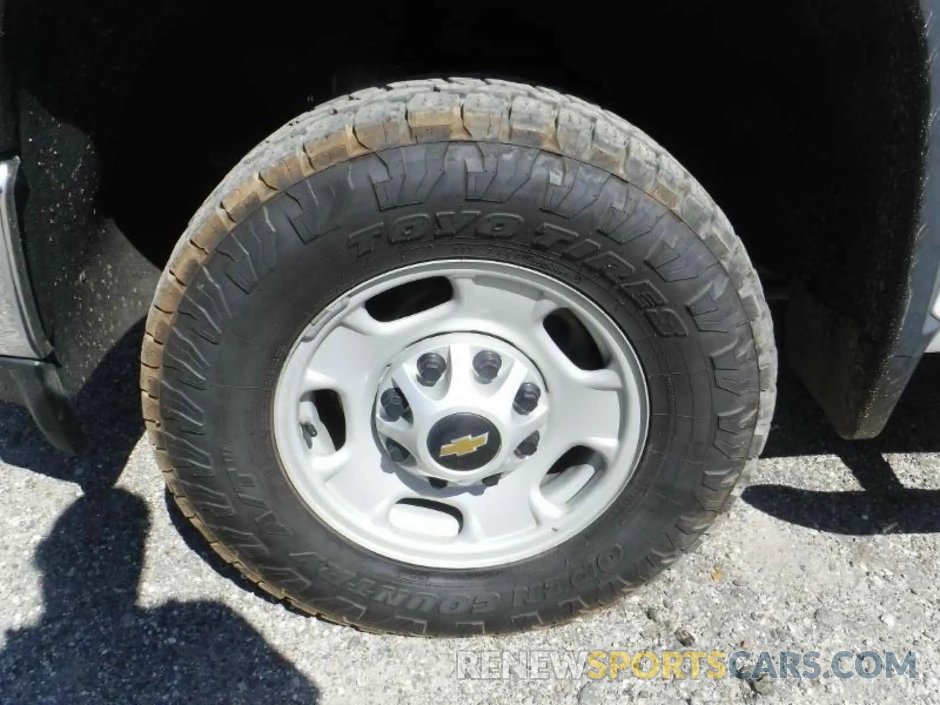 18 Photograph of a damaged car 1GC4YLE73LF268141 CHEVROLET SILVERADO 2020