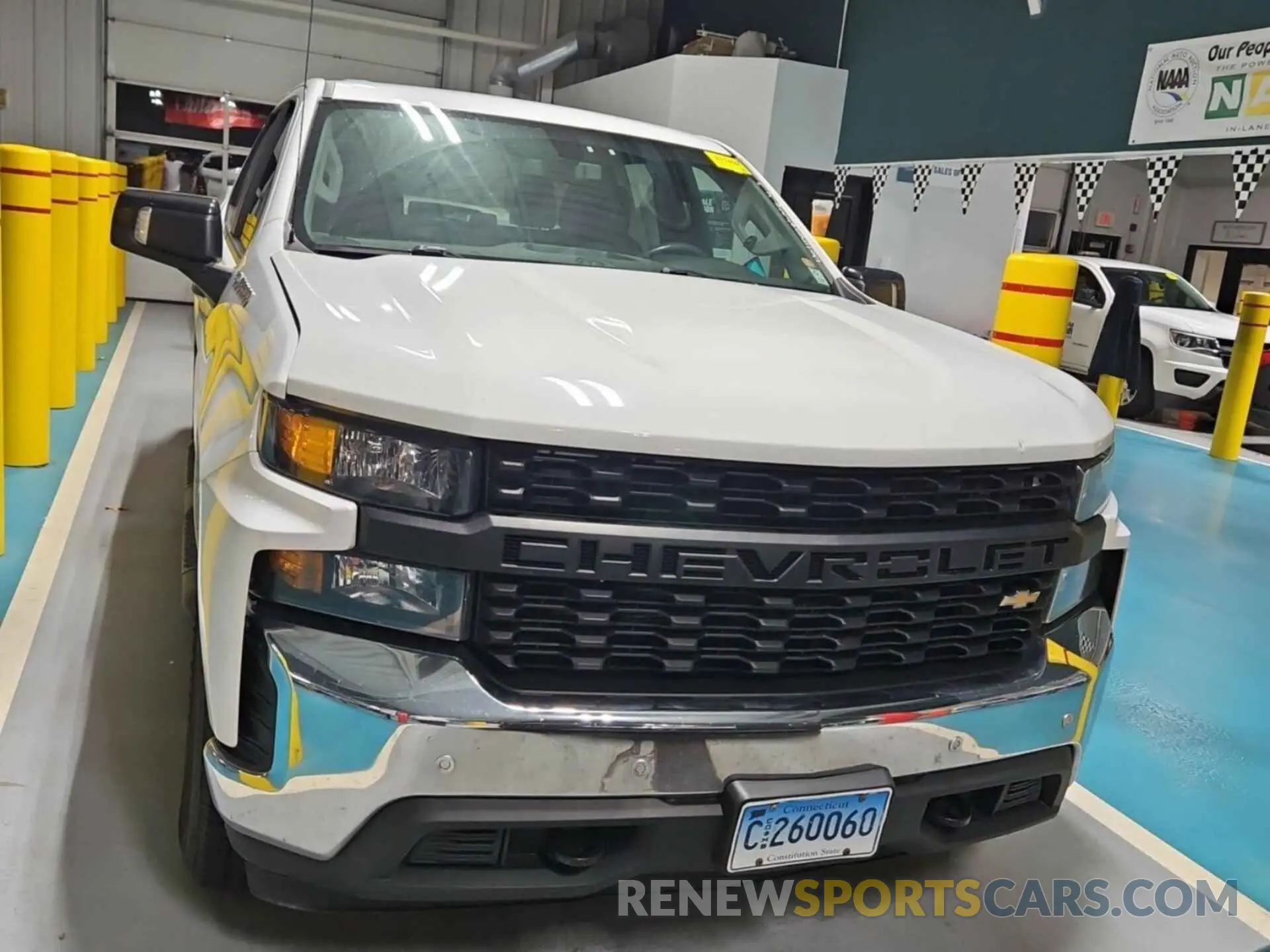 18 Фотография поврежденного автомобиля 1GCPYAEH0LZ268851 CHEVROLET SILVERADO 2020