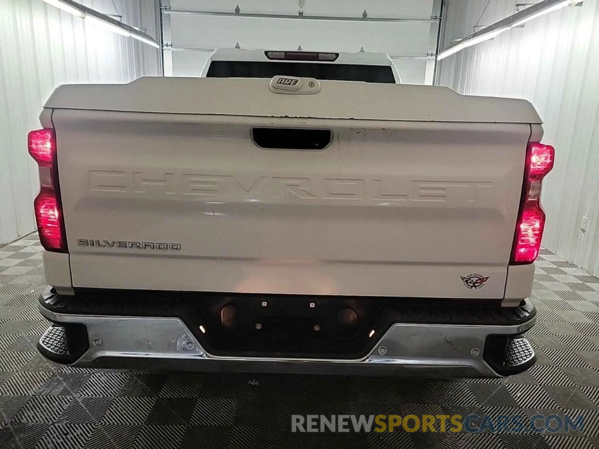 34 Фотография поврежденного автомобиля 1GCPYAEH0LZ268851 CHEVROLET SILVERADO 2020