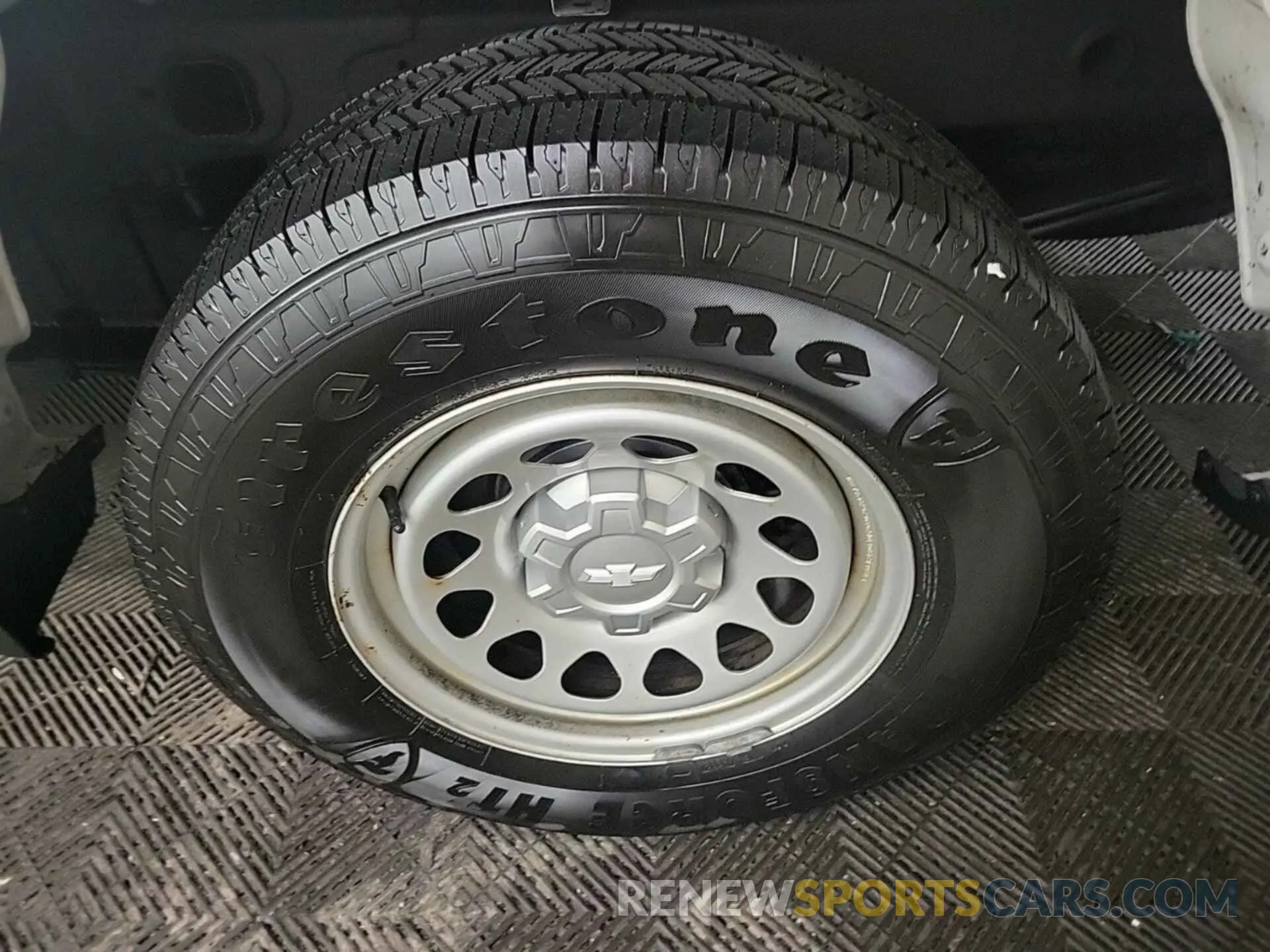46 Фотография поврежденного автомобиля 1GCPYAEH0LZ268851 CHEVROLET SILVERADO 2020