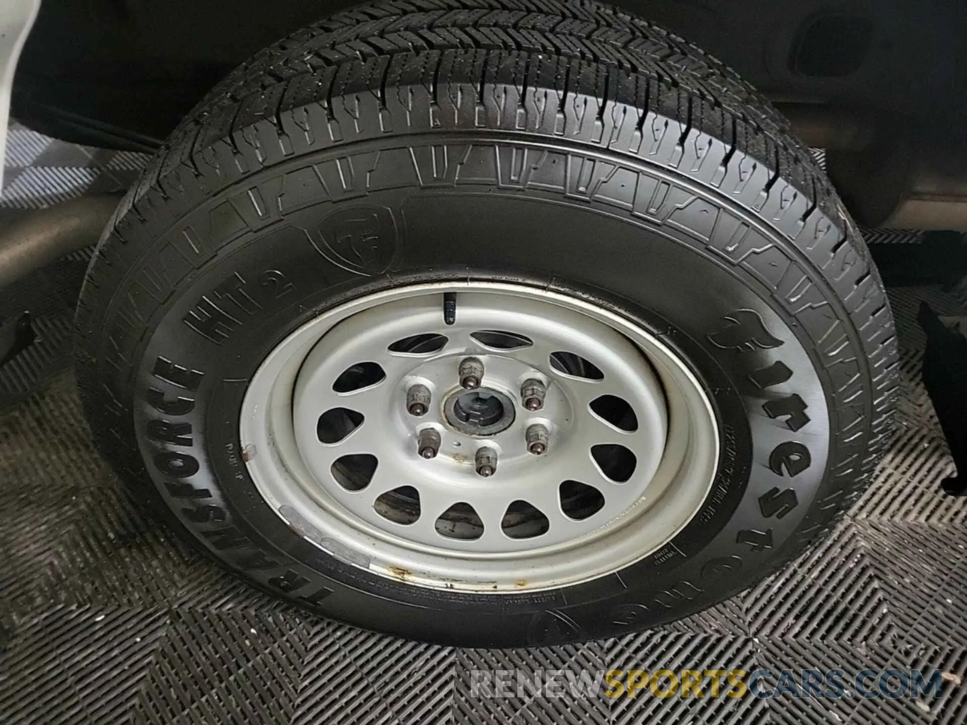 47 Фотография поврежденного автомобиля 1GCPYAEH0LZ268851 CHEVROLET SILVERADO 2020