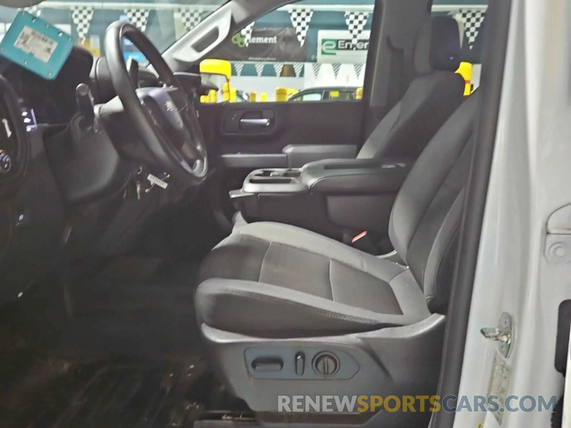 48 Фотография поврежденного автомобиля 1GCPYAEH0LZ268851 CHEVROLET SILVERADO 2020