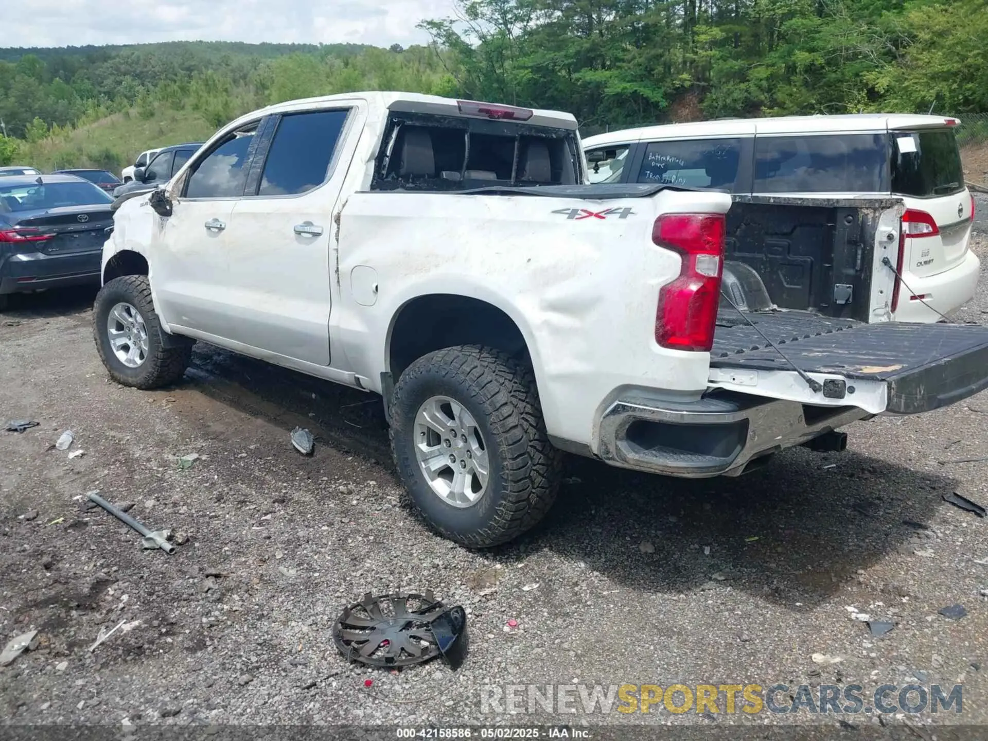 3 Photograph of a damaged car 1GCUYGEL6LZ281209 CHEVROLET SILVERADO 2020