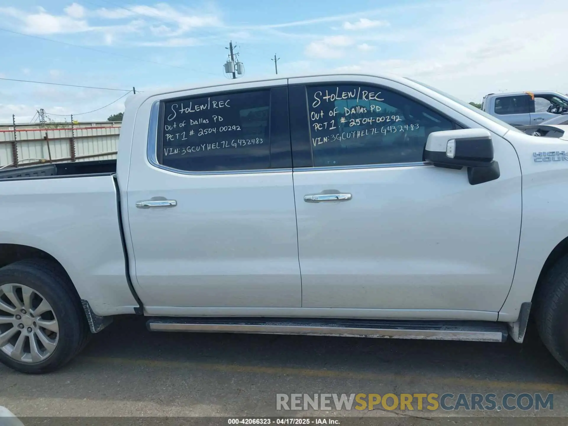 13 Photograph of a damaged car 3GCUYHEL7LG396701 CHEVROLET SILVERADO 2020
