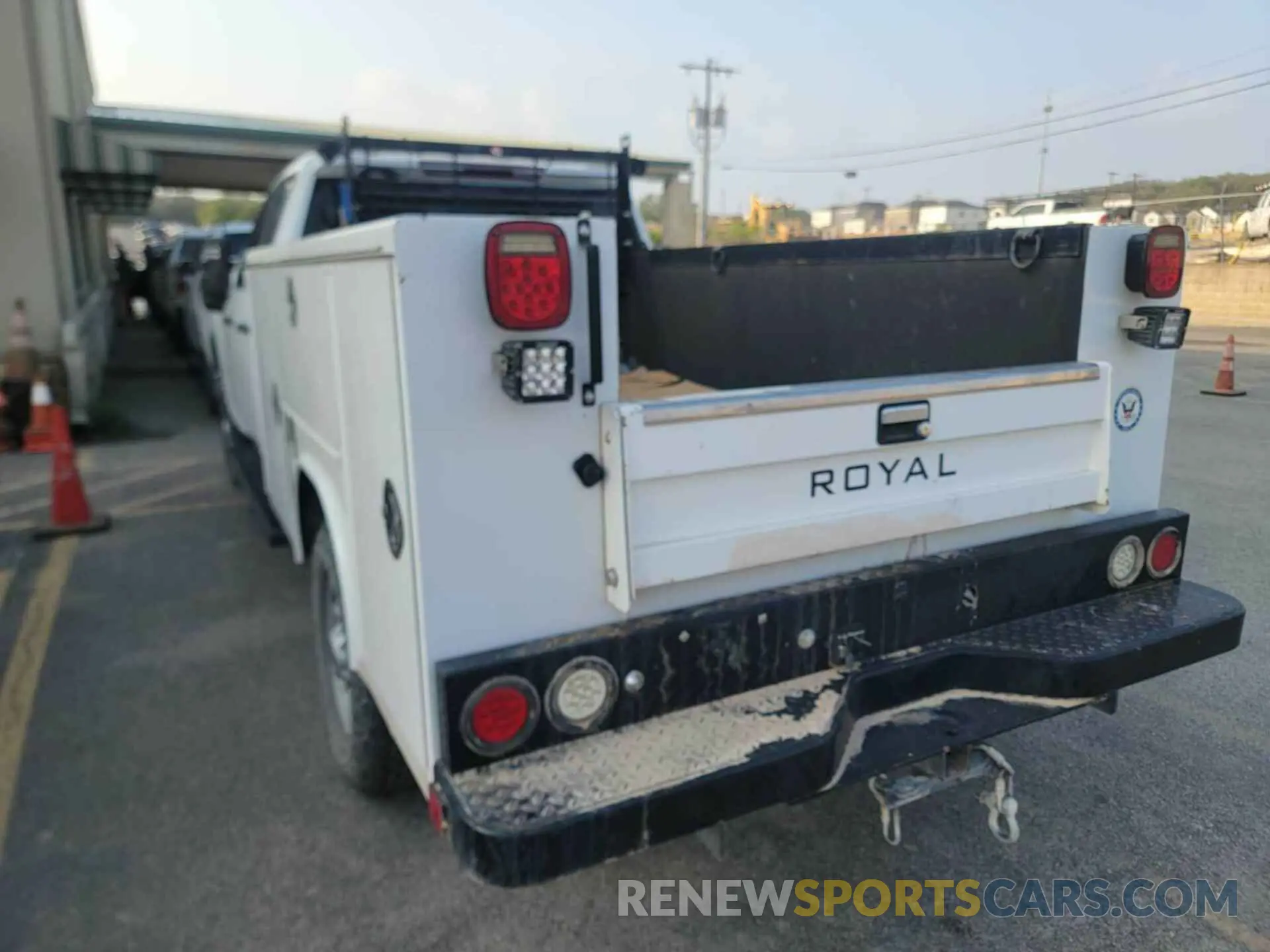 25 Photograph of a damaged car 1GB5YLE70MF188256 CHEVROLET SILVERADO 2021