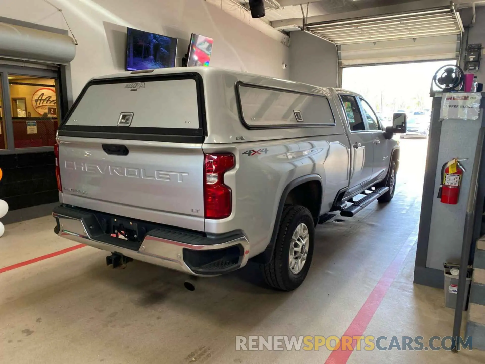 8 Photograph of a damaged car 1GC1YNE72MF228102 CHEVROLET SILVERADO 2021