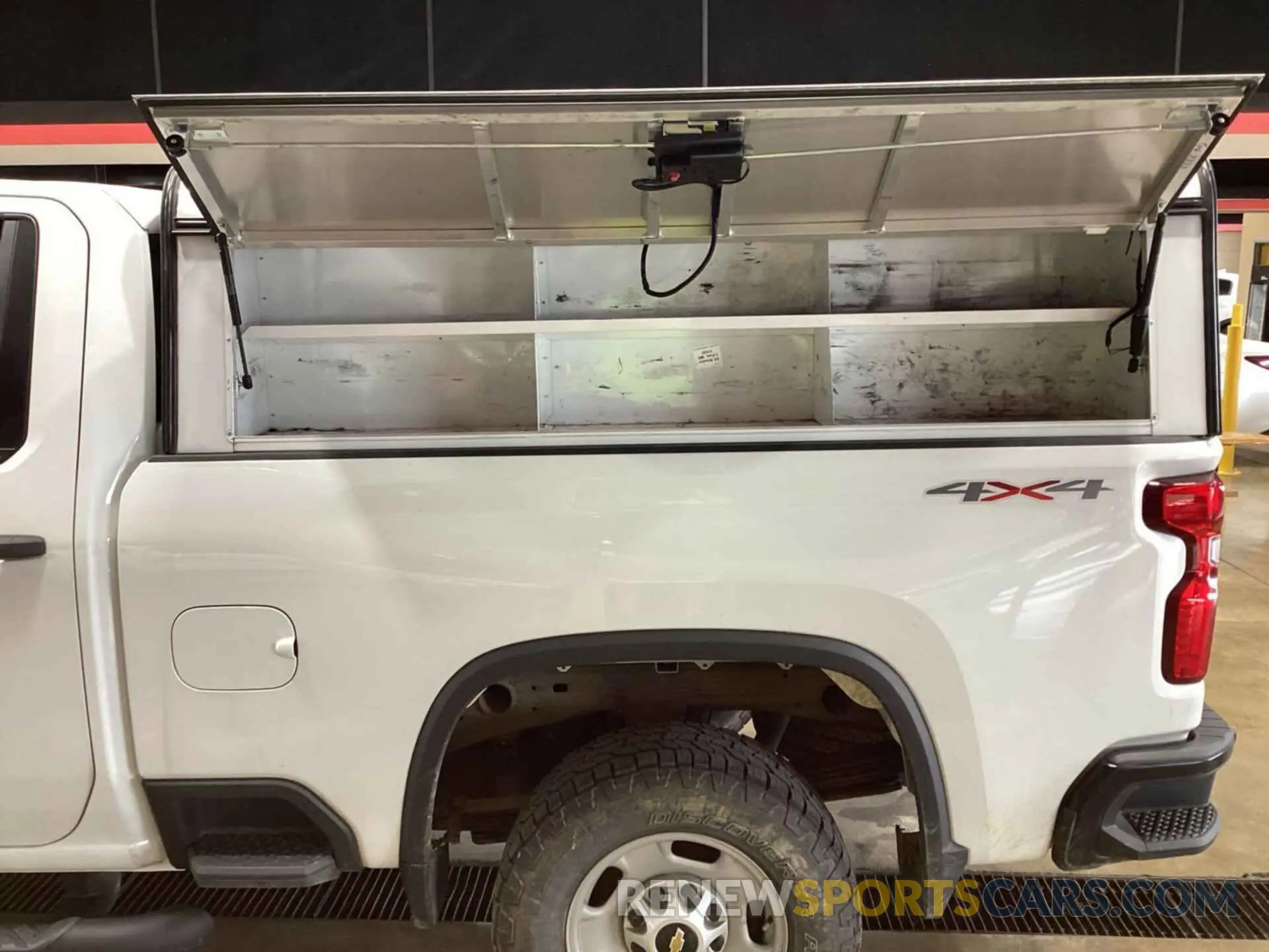 8 Фотография поврежденного автомобиля 1GC2YLE72MF157119 CHEVROLET SILVERADO 2021