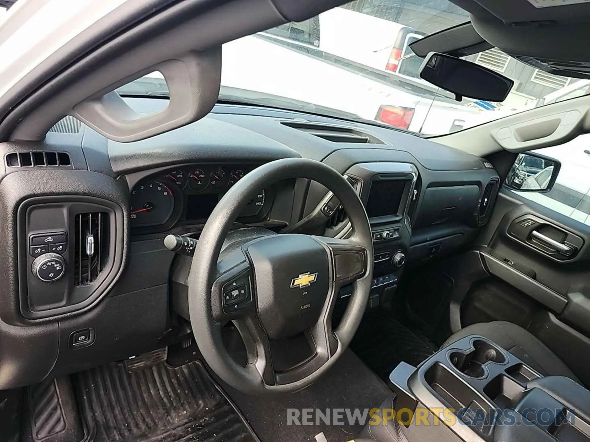 18 Фотография поврежденного автомобиля 1GCPWBEK1MZ261562 CHEVROLET SILVERADO 2021
