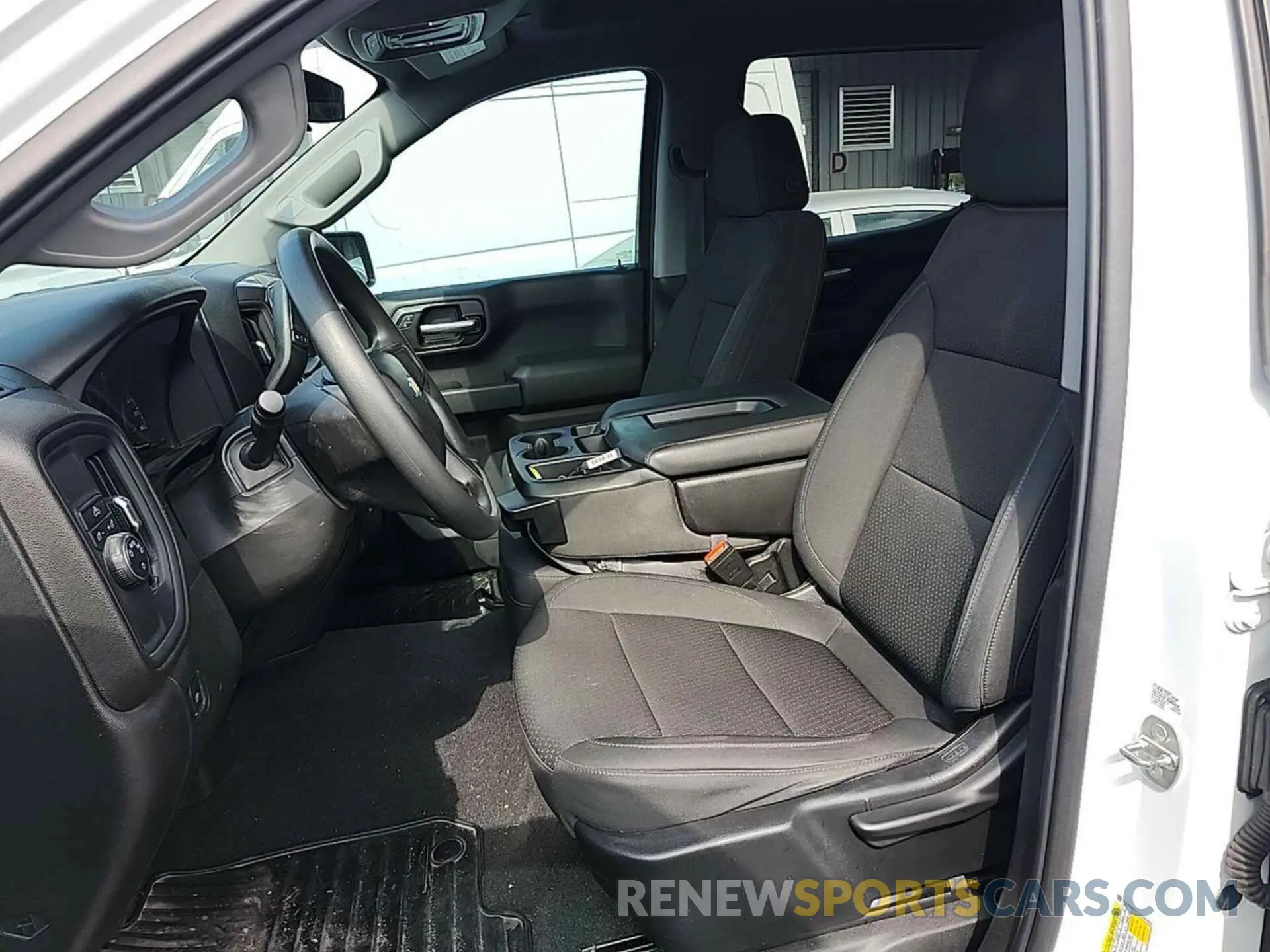 4 Фотография поврежденного автомобиля 1GCPWBEK1MZ261562 CHEVROLET SILVERADO 2021