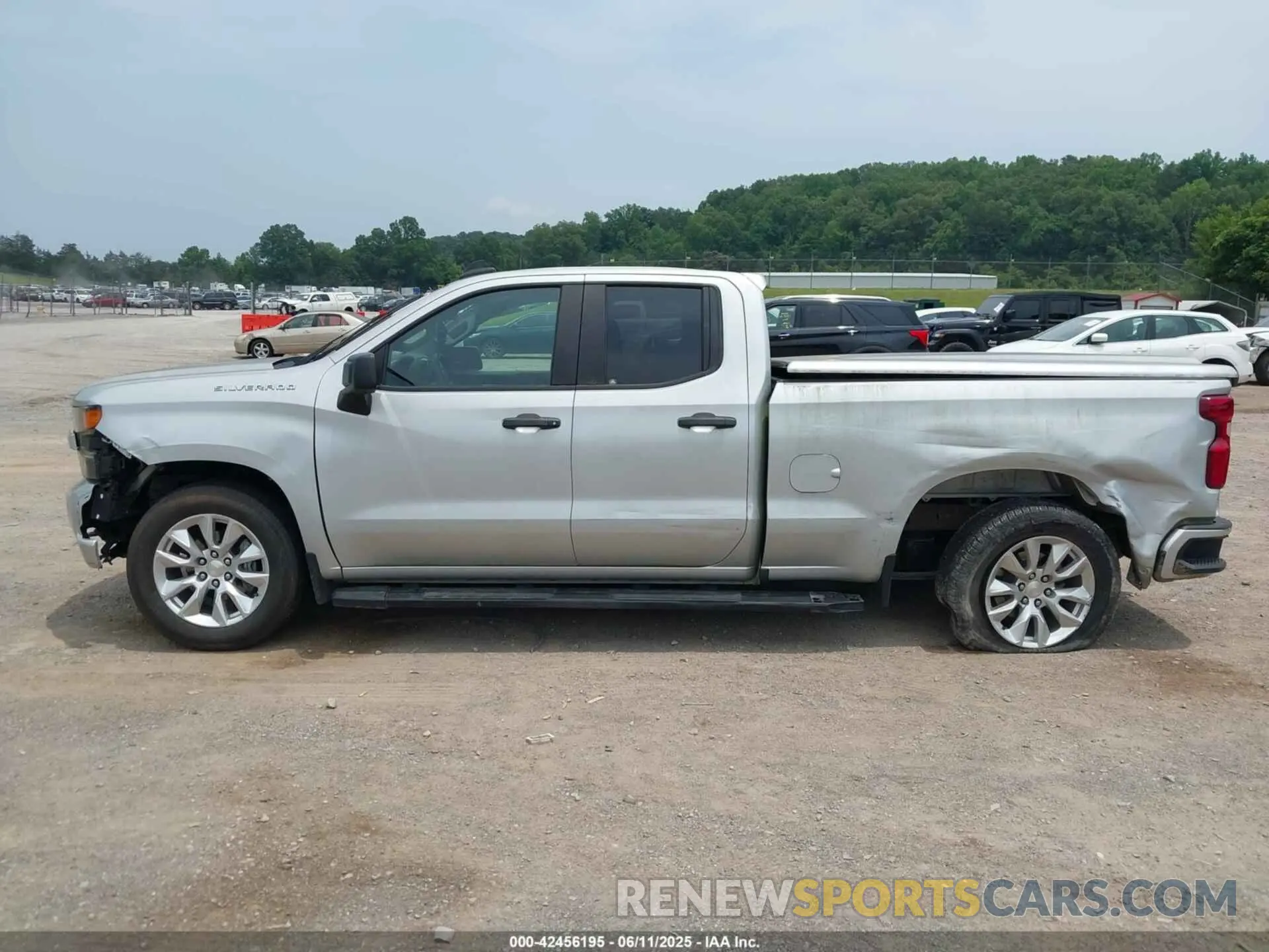 14 Photograph of a damaged car 1GCRWBEH2MZ105480 CHEVROLET SILVERADO 2021