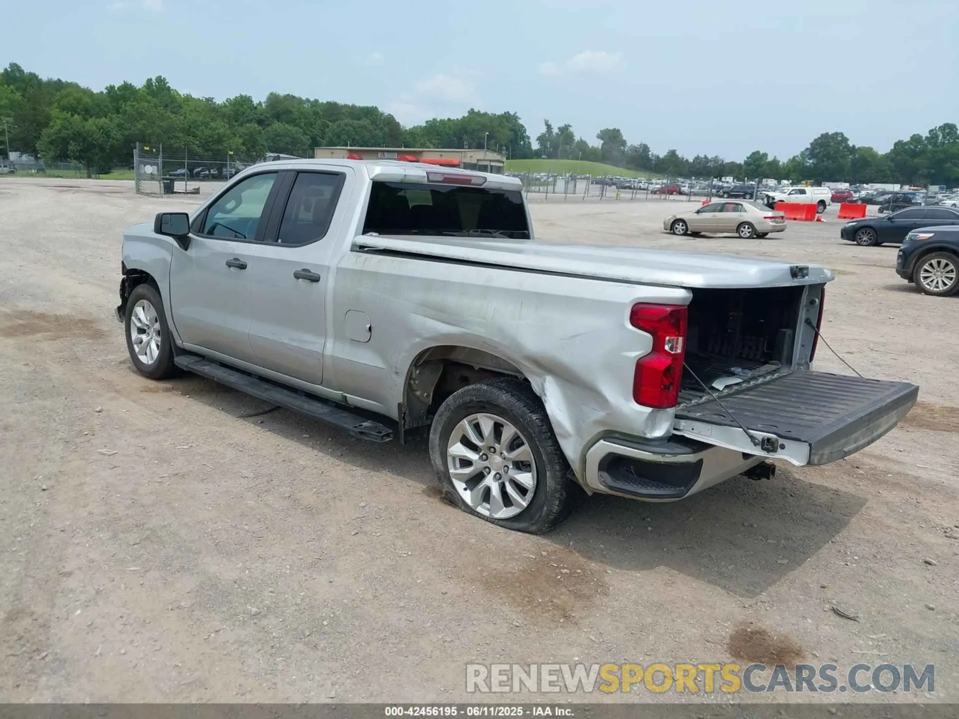 3 Photograph of a damaged car 1GCRWBEH2MZ105480 CHEVROLET SILVERADO 2021