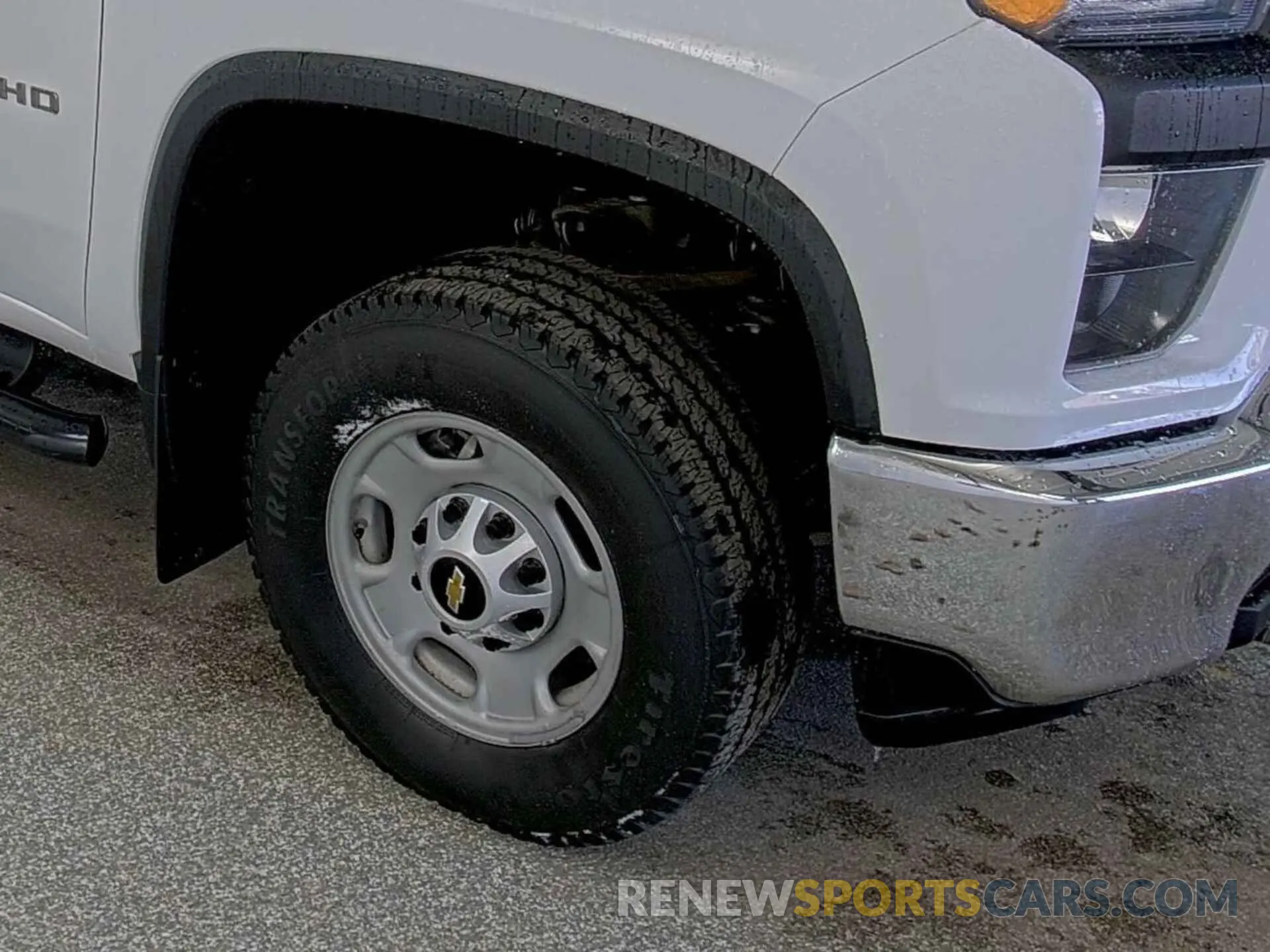 29 Photograph of a damaged car 1GC0YLE70NF339135 CHEVROLET SILVERADO 2022