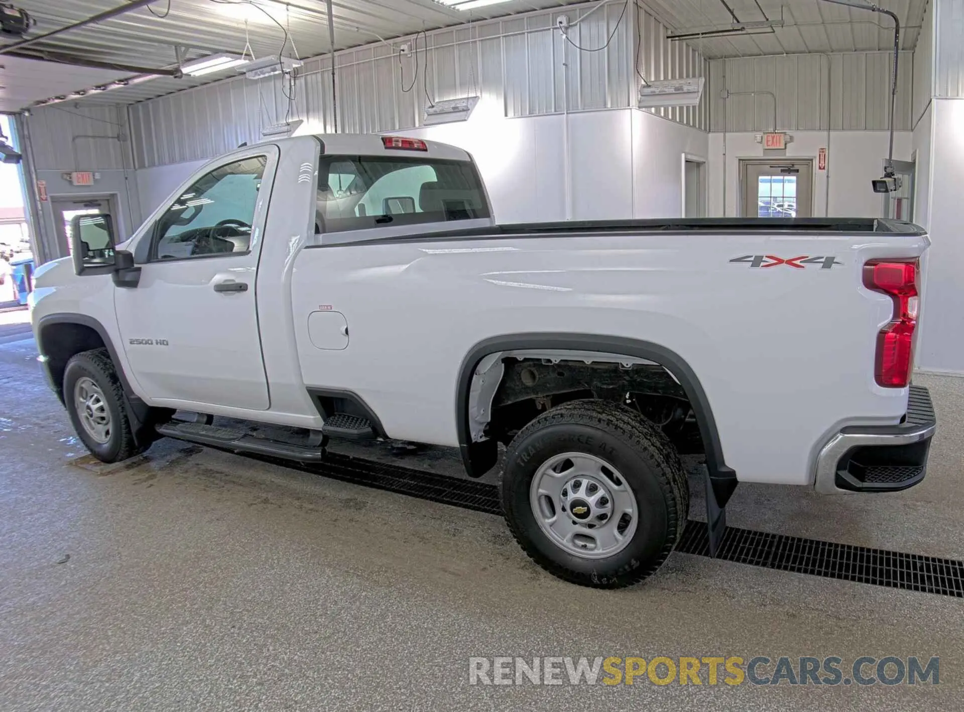 3 Photograph of a damaged car 1GC0YLE70NF339135 CHEVROLET SILVERADO 2022