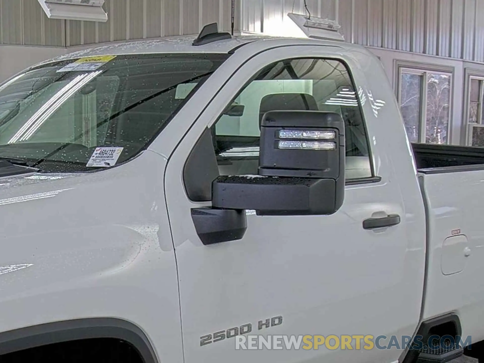 5 Photograph of a damaged car 1GC0YLE70NF339135 CHEVROLET SILVERADO 2022