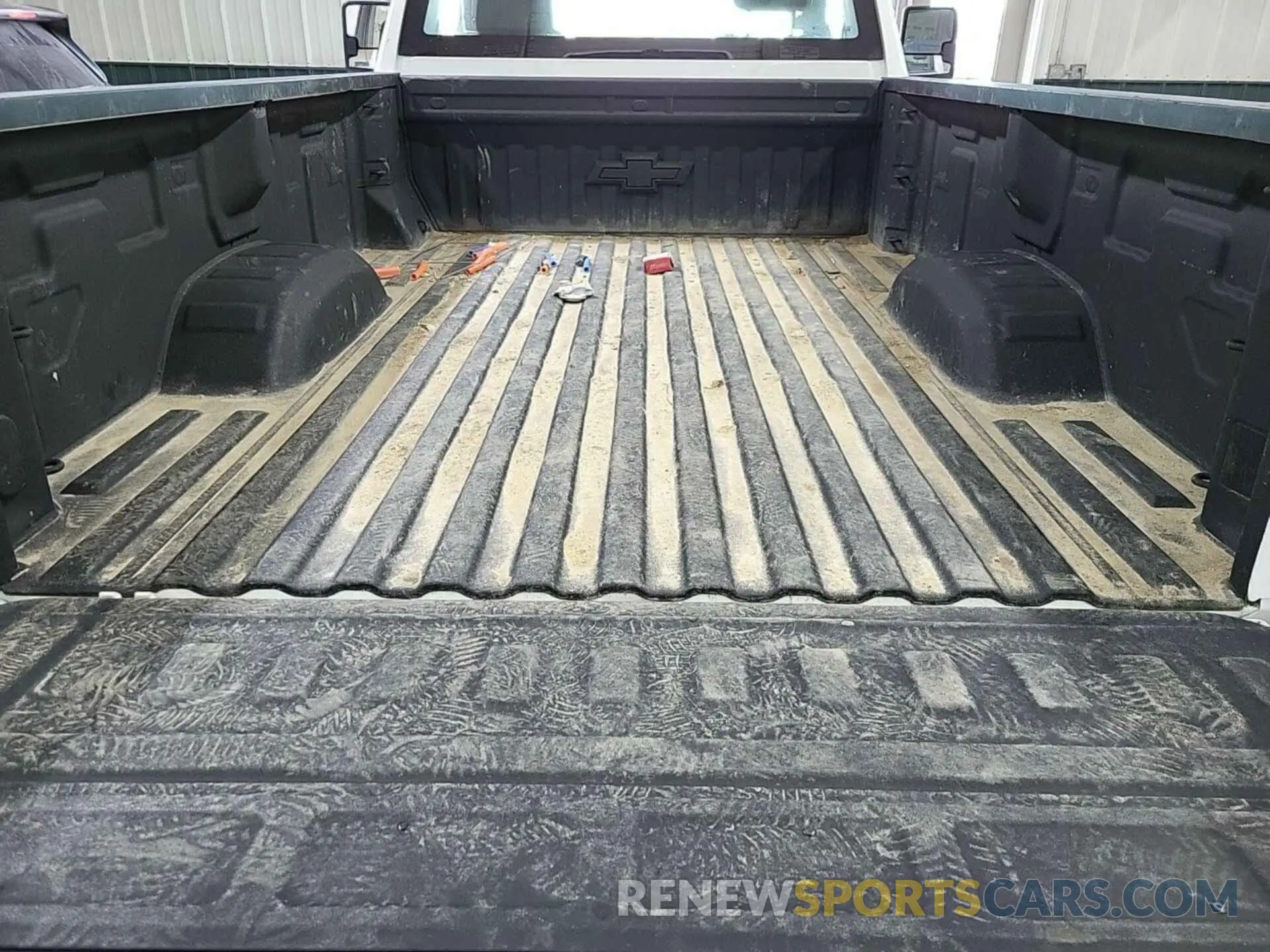 17 Photograph of a damaged car 1GC0YLE77NF338080 CHEVROLET SILVERADO 2022