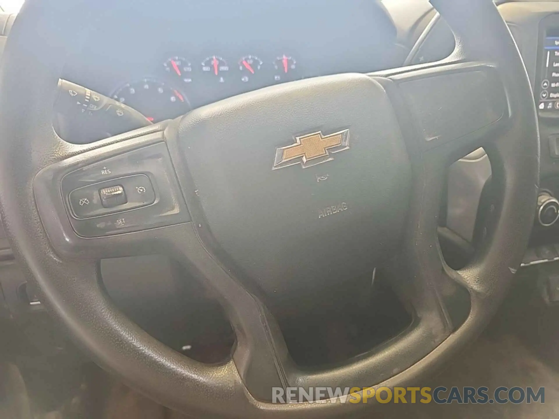 2 Photograph of a damaged car 1GC2YLE71NF184801 CHEVROLET SILVERADO 2022