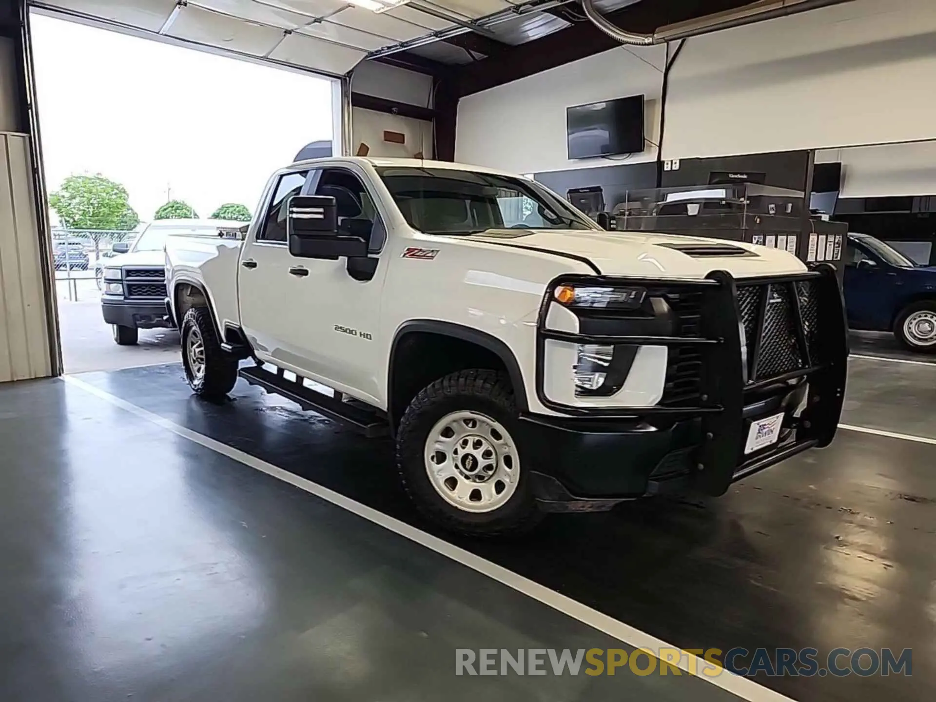 21 Photograph of a damaged car 1GC2YLE71NF184801 CHEVROLET SILVERADO 2022