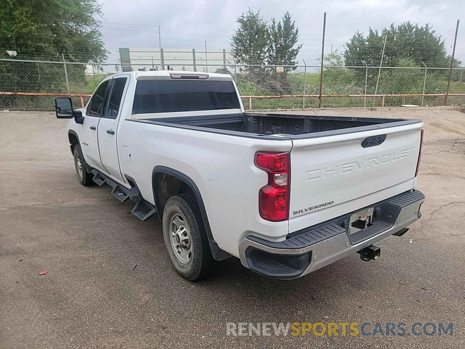 4 Фотография поврежденного автомобиля 1GC2YLE75NF255806 CHEVROLET SILVERADO 2022