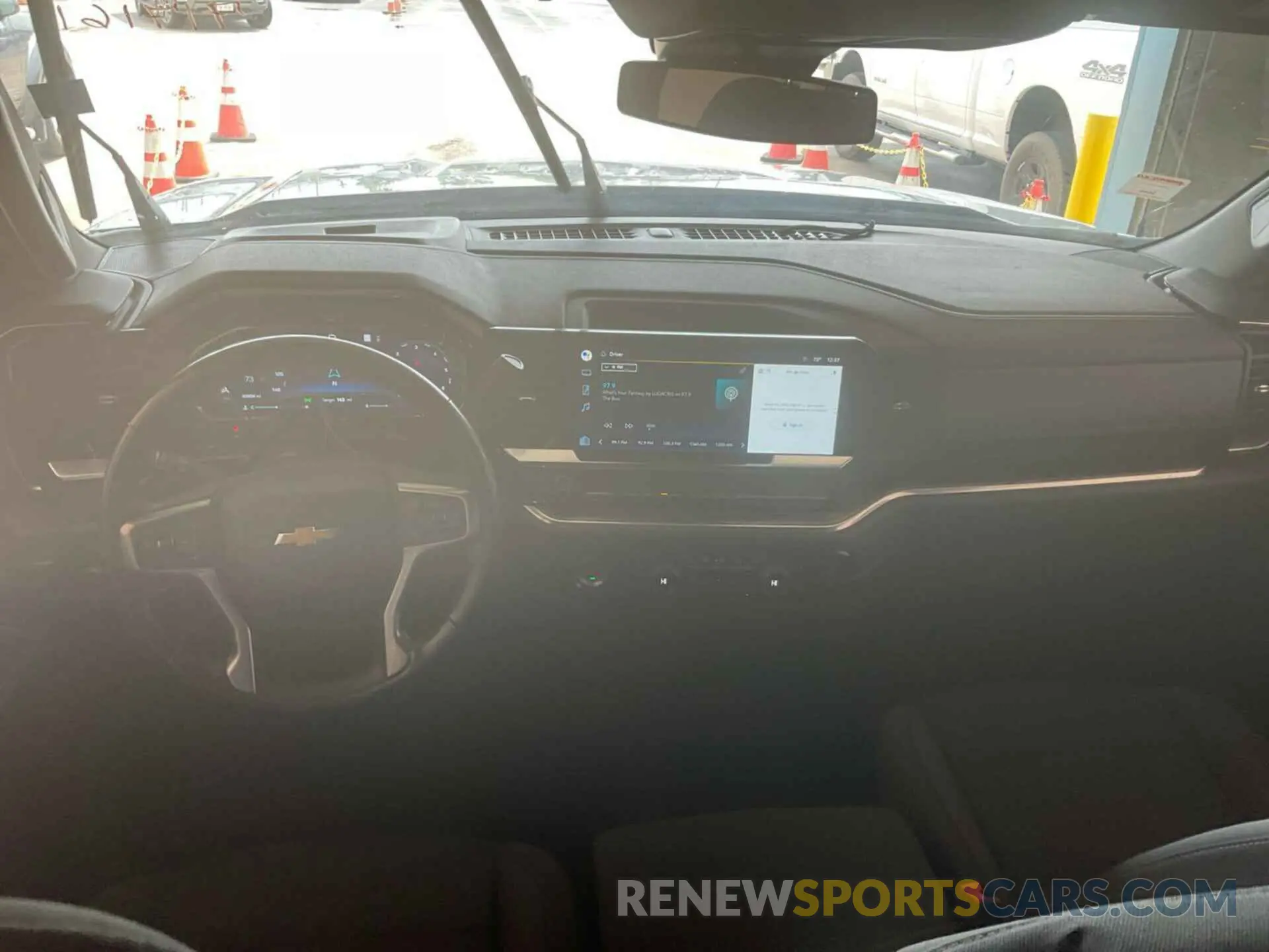 19 Photograph of a damaged car 3GCPDKEK7NG552297 CHEVROLET SILVERADO 2022