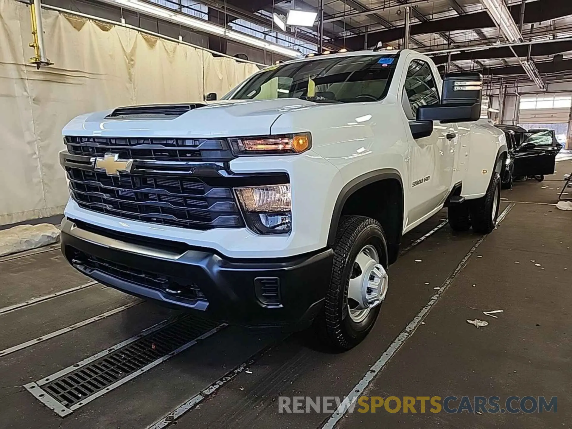 8 Photograph of a damaged car 1GC3YSE74RF320648 CHEVROLET SILVERADO 2024