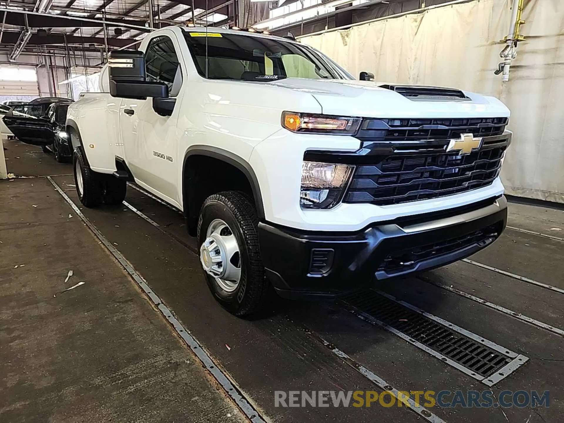 9 Photograph of a damaged car 1GC3YSE74RF320648 CHEVROLET SILVERADO 2024