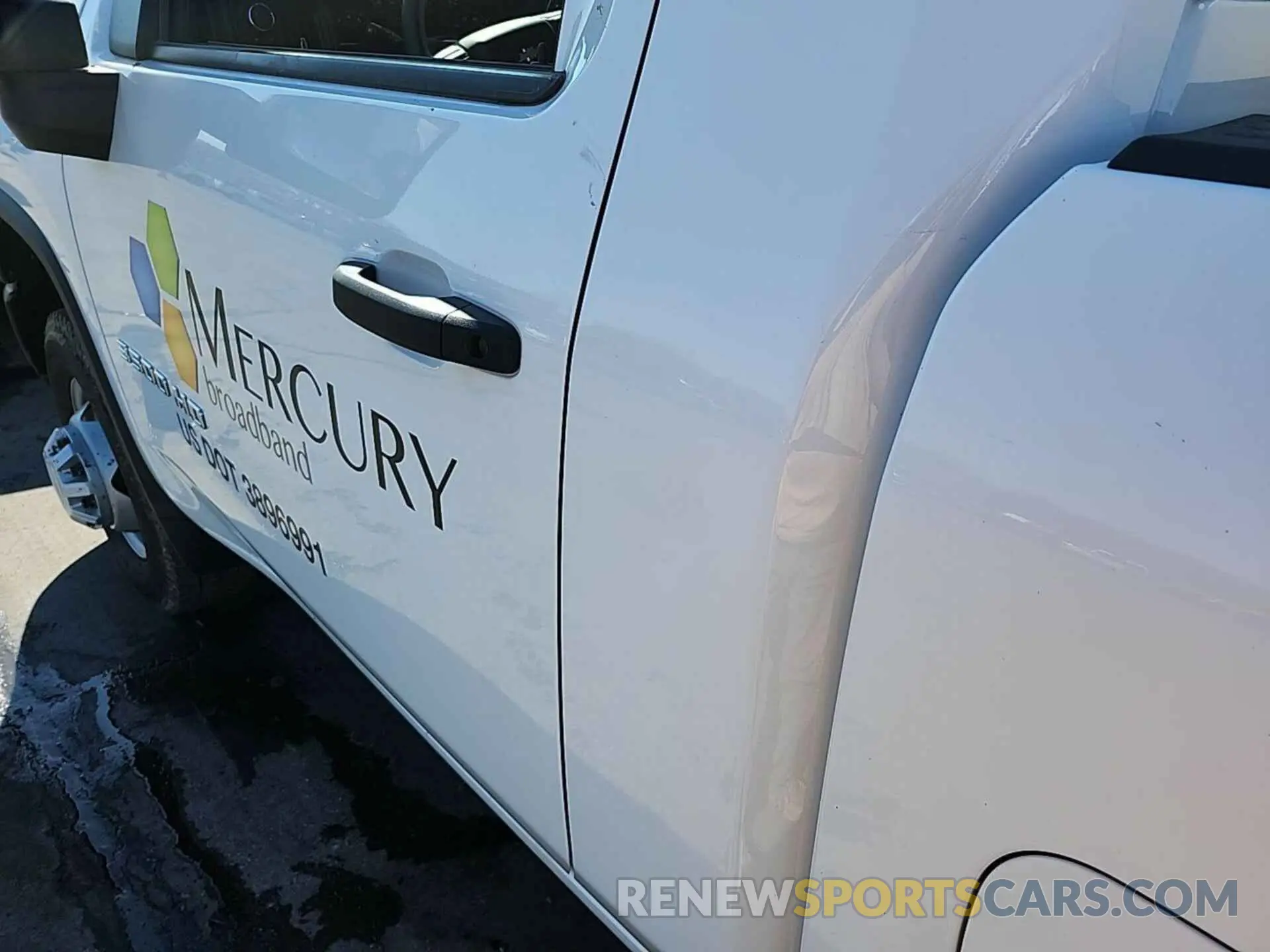 8 Photograph of a damaged car 1GC3YSE7XRF320475 CHEVROLET SILVERADO 2024