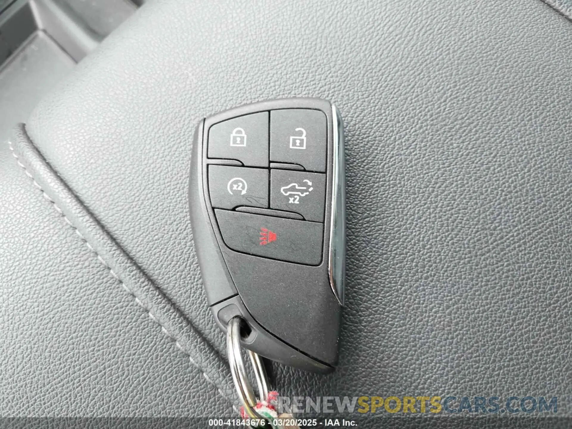 11 Фотография поврежденного автомобиля 2GCUDEED1R1247768 CHEVROLET SILVERADO 2024