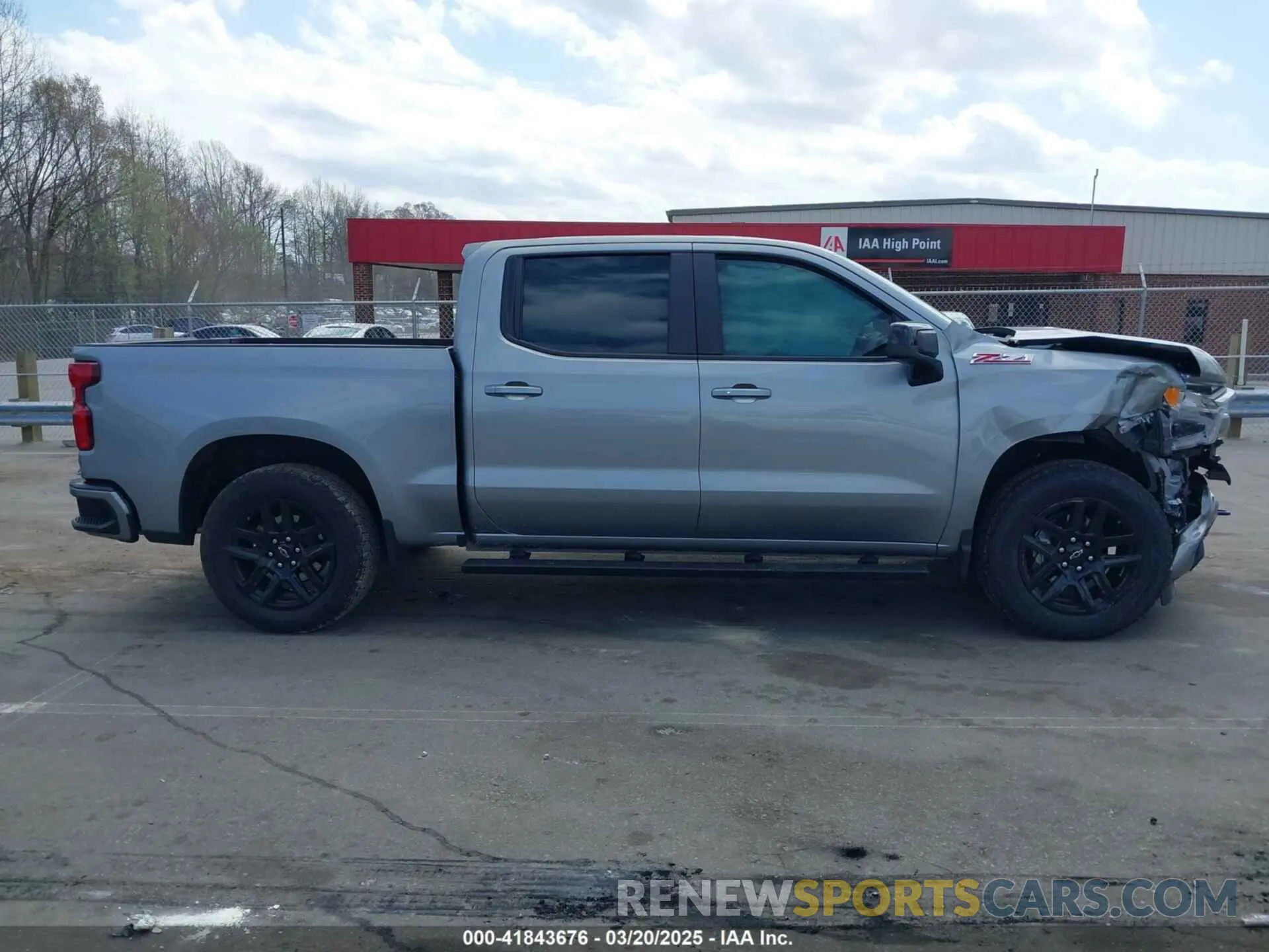 13 Фотография поврежденного автомобиля 2GCUDEED1R1247768 CHEVROLET SILVERADO 2024