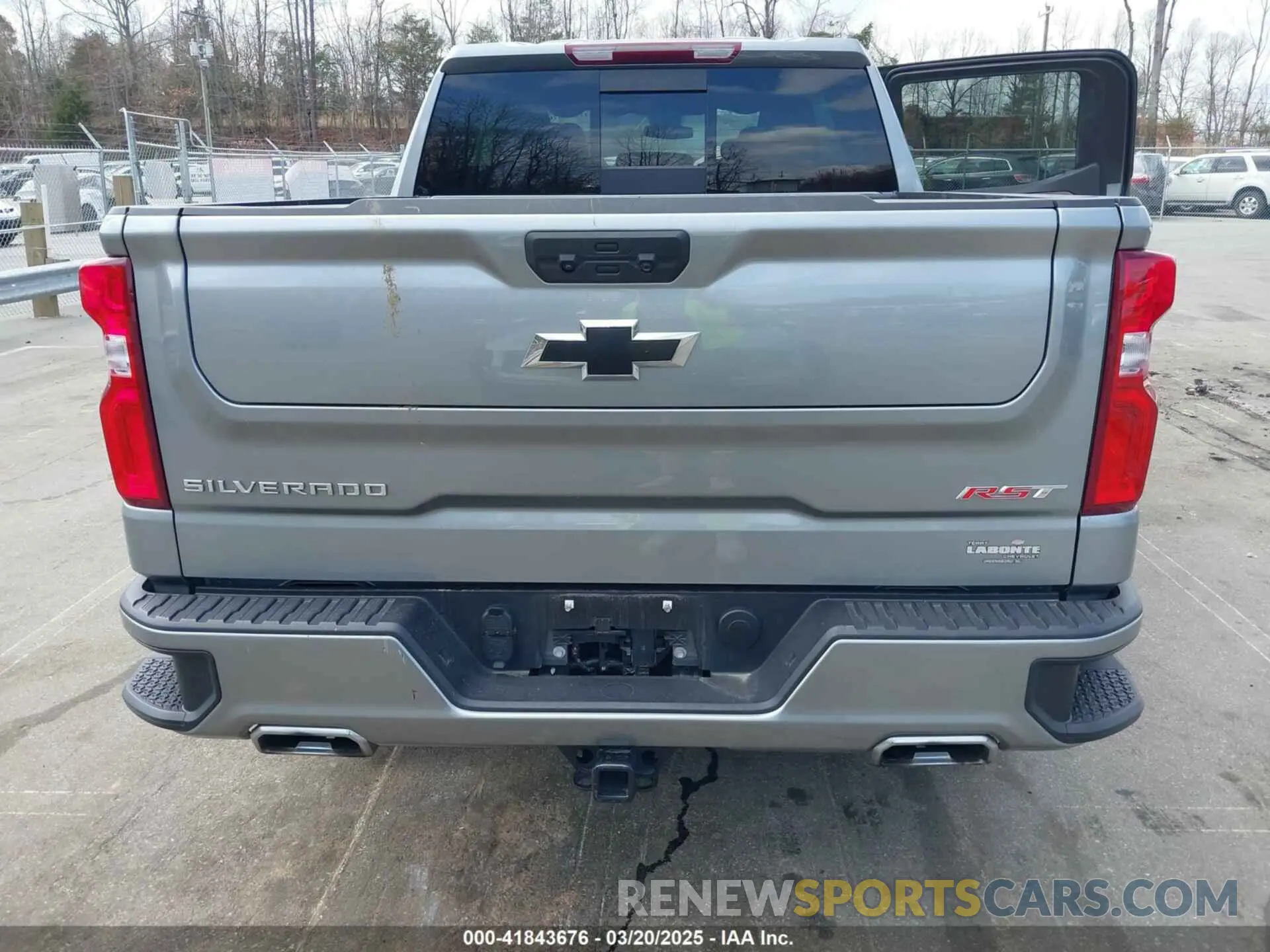 16 Фотография поврежденного автомобиля 2GCUDEED1R1247768 CHEVROLET SILVERADO 2024