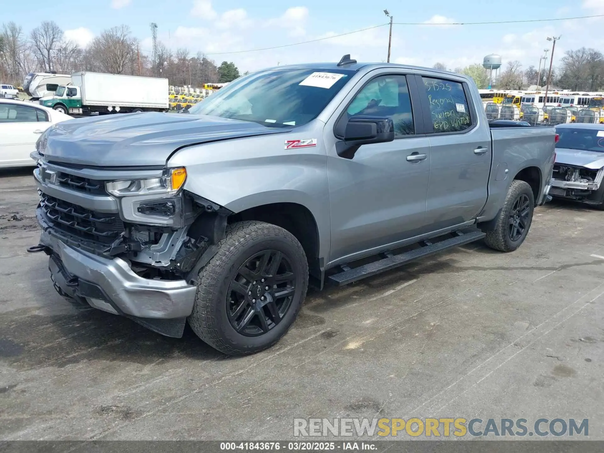 2 Фотография поврежденного автомобиля 2GCUDEED1R1247768 CHEVROLET SILVERADO 2024