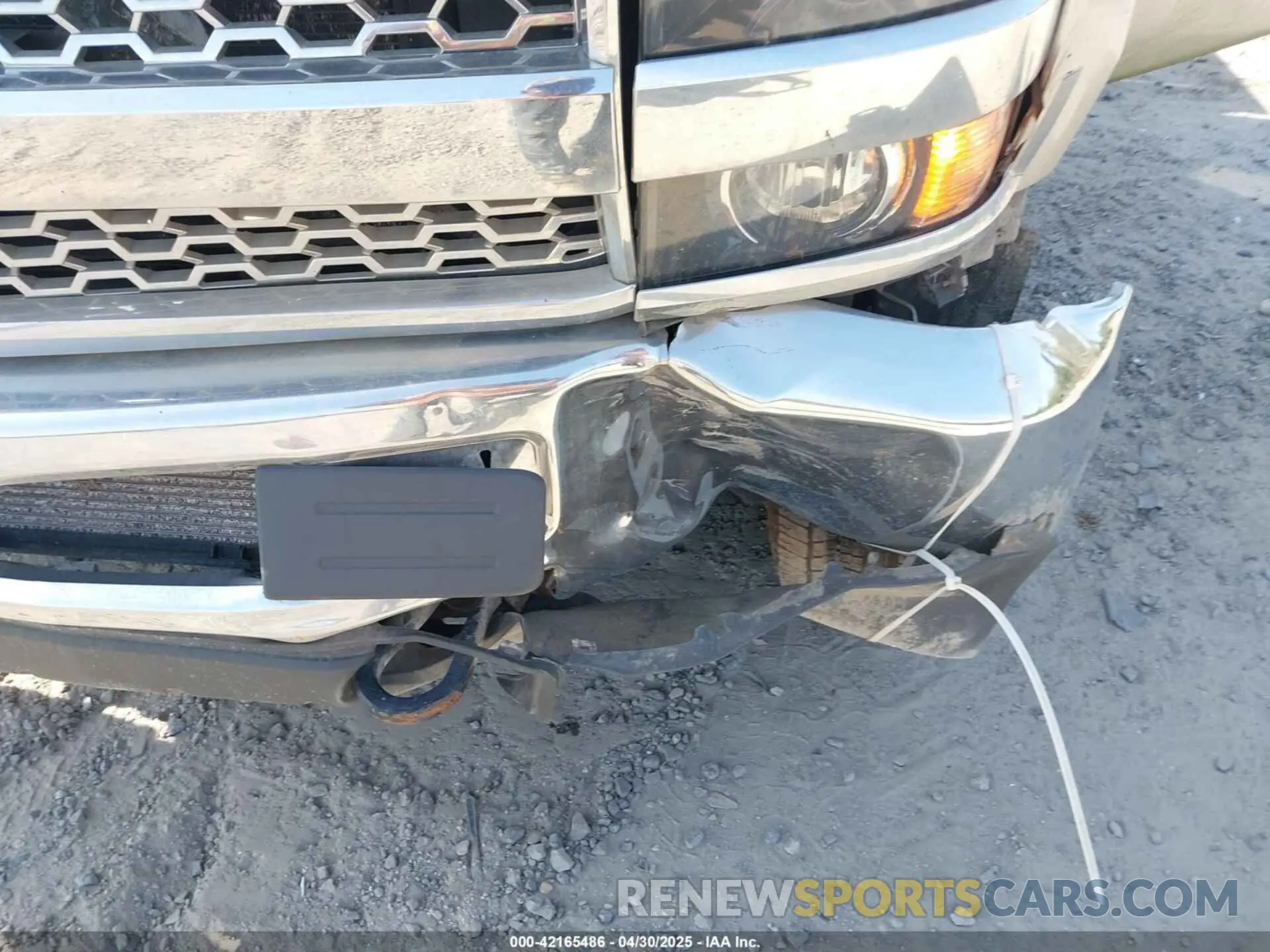 6 Photograph of a damaged car 1GC1CREY2KF164803 CHEVROLET SILVERADO 2500HD 2019