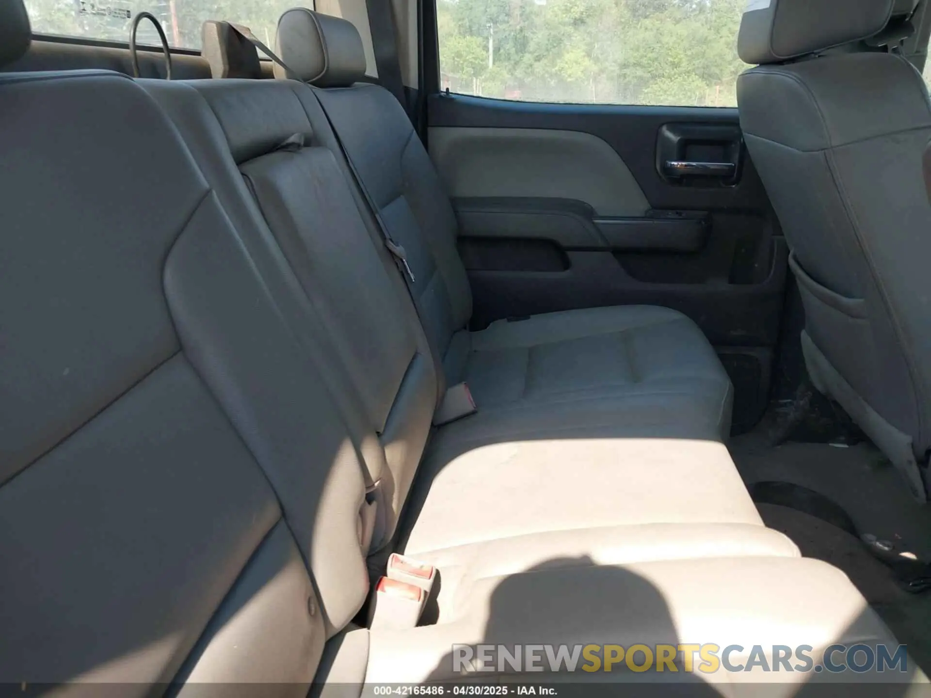 8 Photograph of a damaged car 1GC1CREY2KF164803 CHEVROLET SILVERADO 2500HD 2019