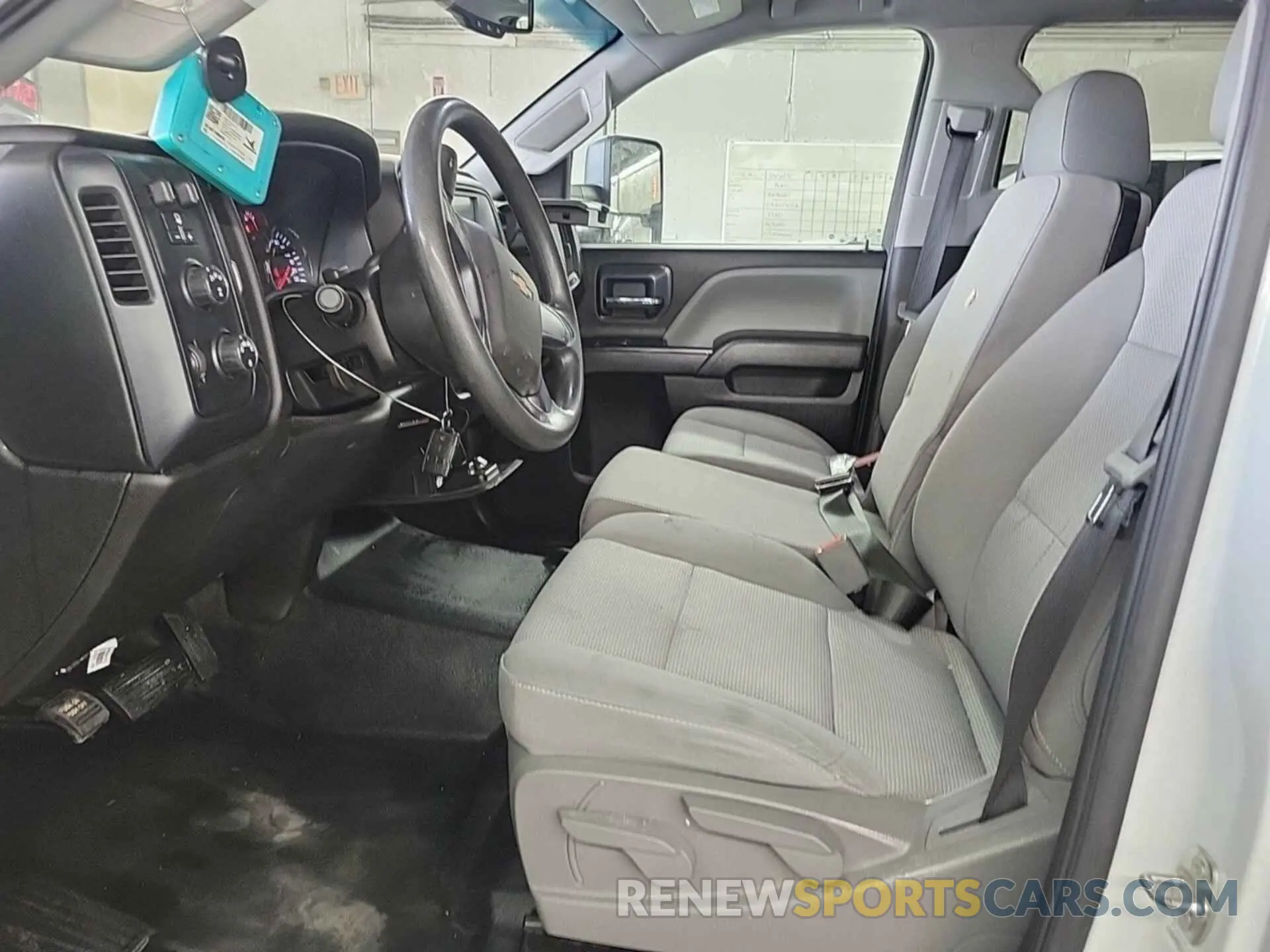 17 Photograph of a damaged car 1GC1KREG1KF256463 CHEVROLET SILVERADO 2500HD 2019