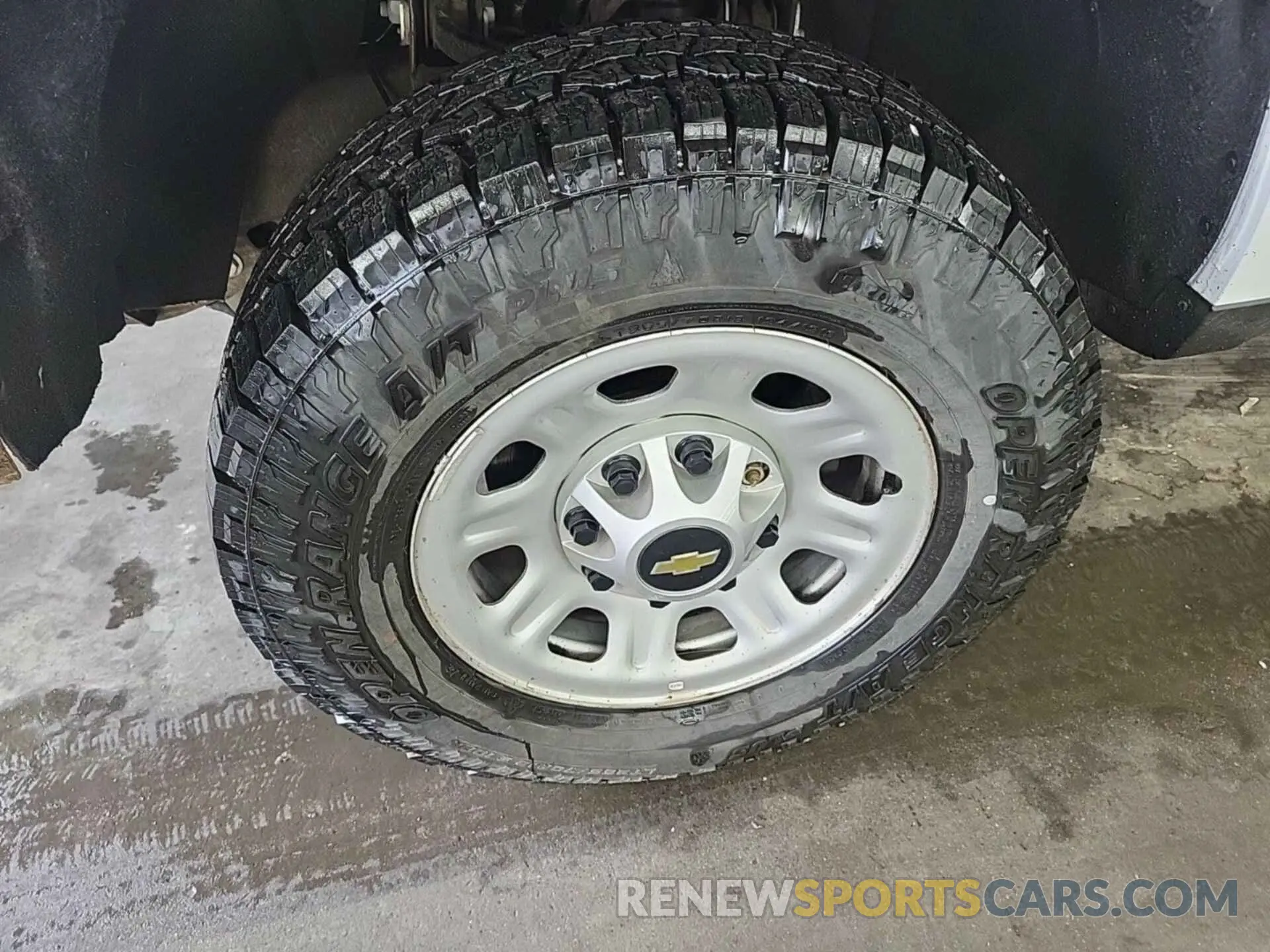 21 Photograph of a damaged car 1GC1KREG1KF256463 CHEVROLET SILVERADO 2500HD 2019