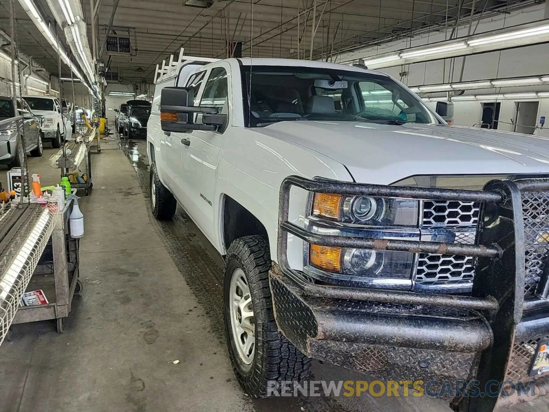 25 Photograph of a damaged car 1GC1KREG1KF256463 CHEVROLET SILVERADO 2500HD 2019