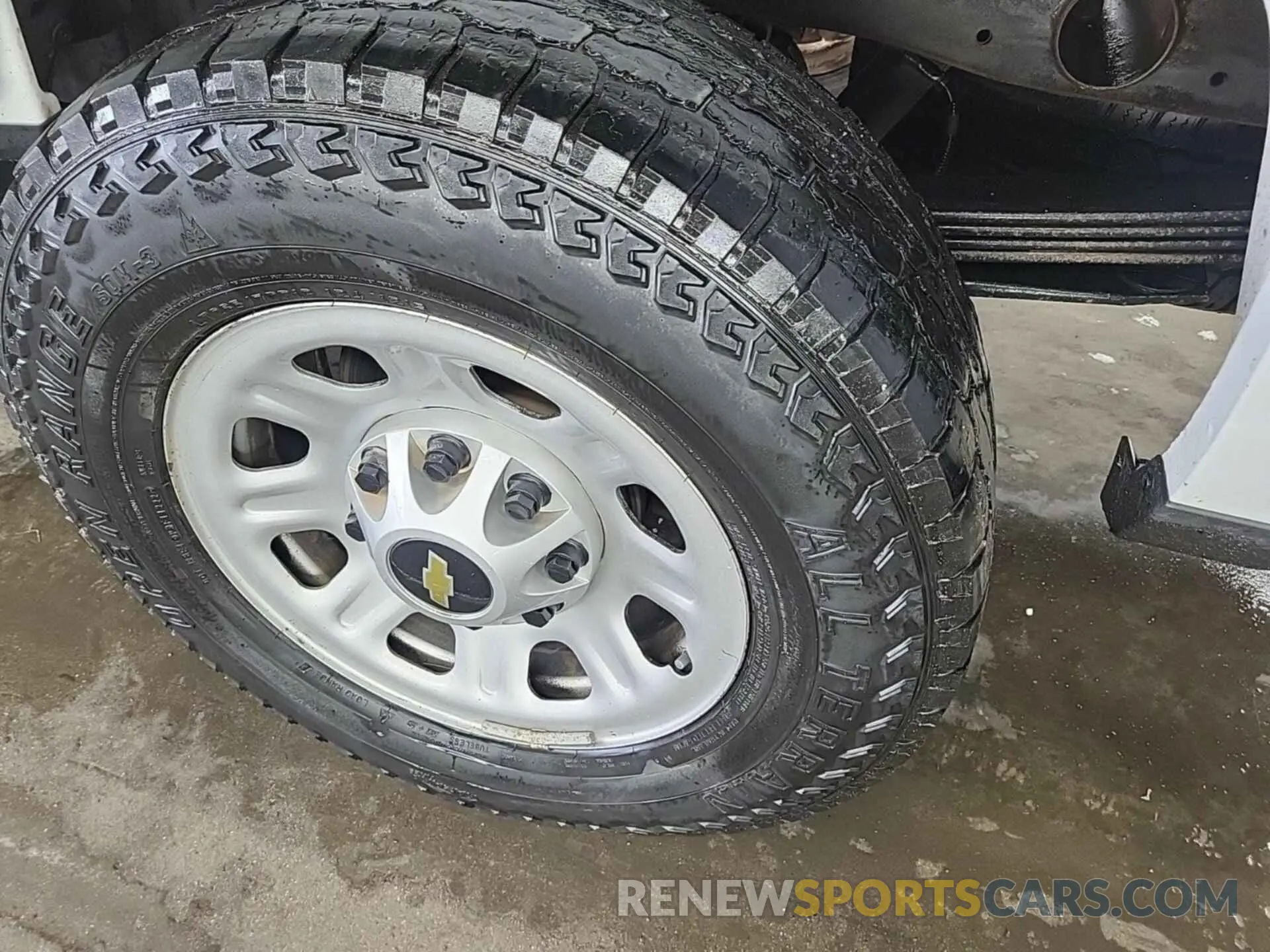 26 Photograph of a damaged car 1GC1KREG1KF256463 CHEVROLET SILVERADO 2500HD 2019