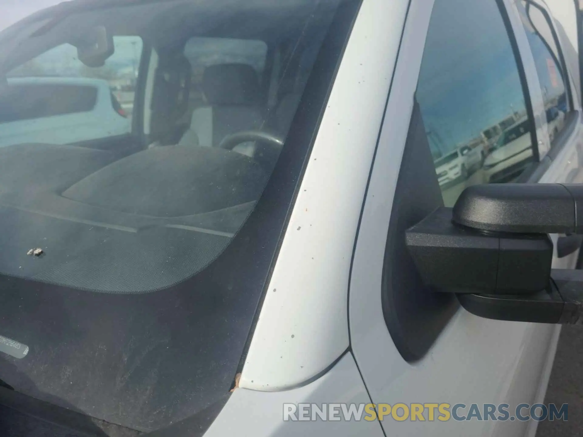 4 Photograph of a damaged car 1GC1KREG1KF256463 CHEVROLET SILVERADO 2500HD 2019