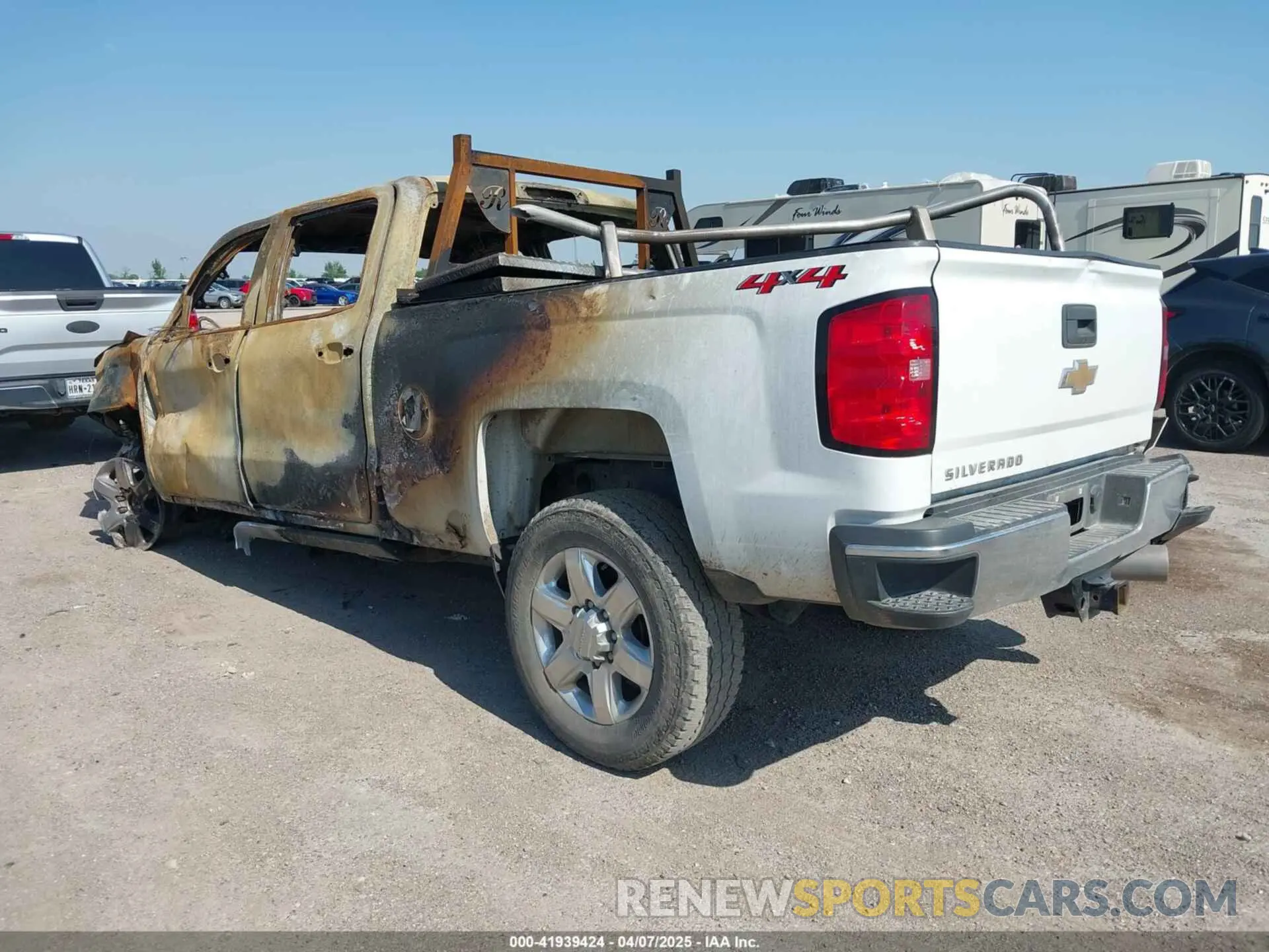 3 Photograph of a damaged car 1GC1KREY8KF191474 CHEVROLET SILVERADO 2500HD 2019