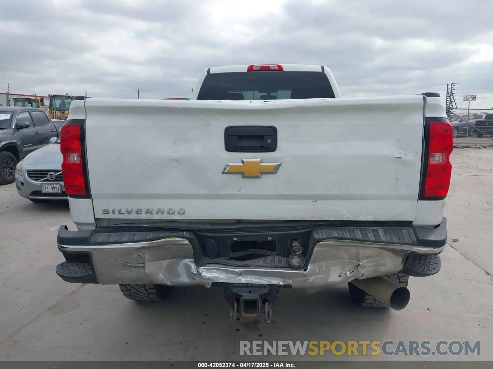 16 Photograph of a damaged car 1GC1KREYXKF219677 CHEVROLET SILVERADO 2500HD 2019