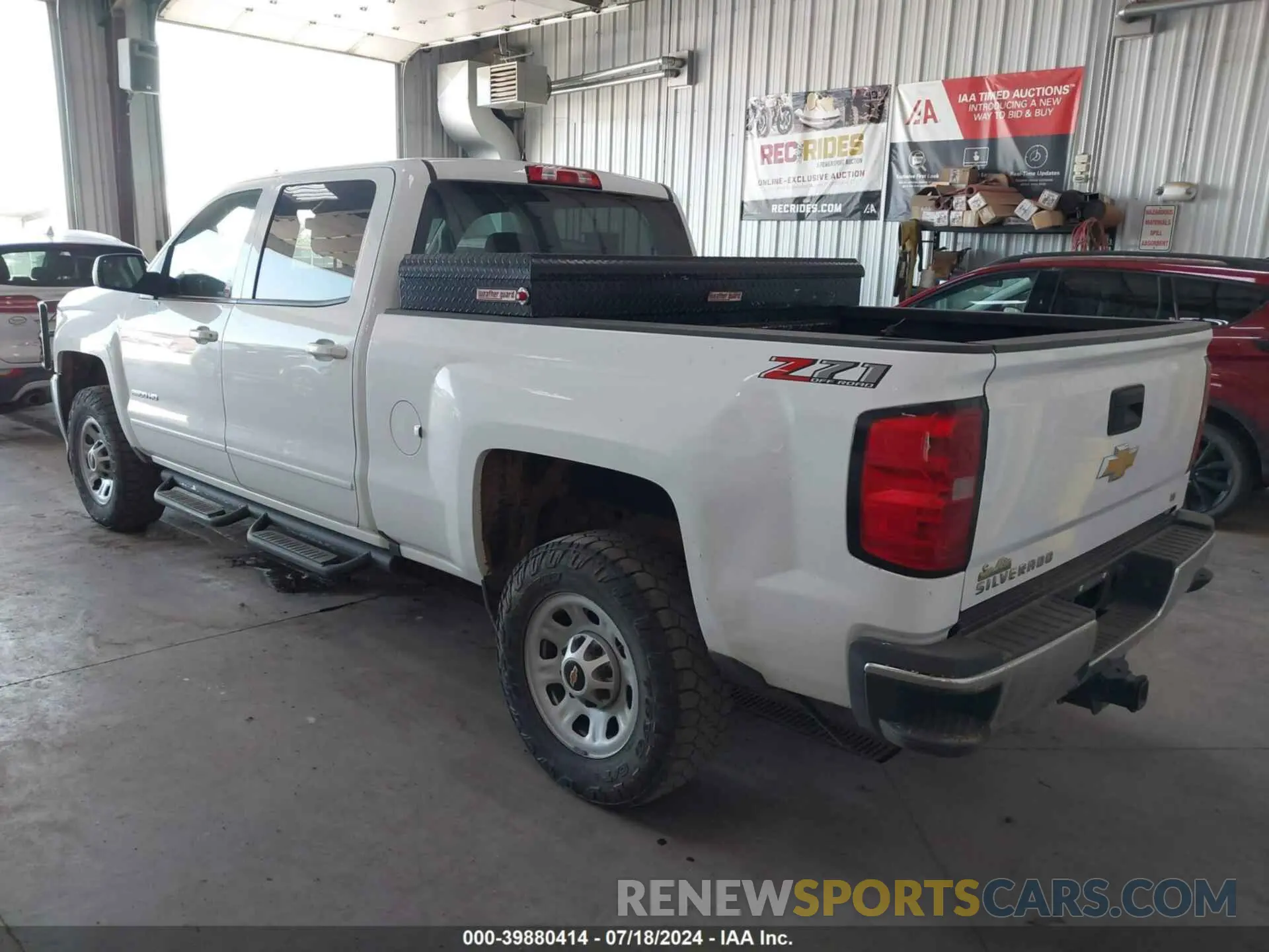 3 Photograph of a damaged car 1GC1KSEG3KF137272 CHEVROLET SILVERADO 2500HD 2019