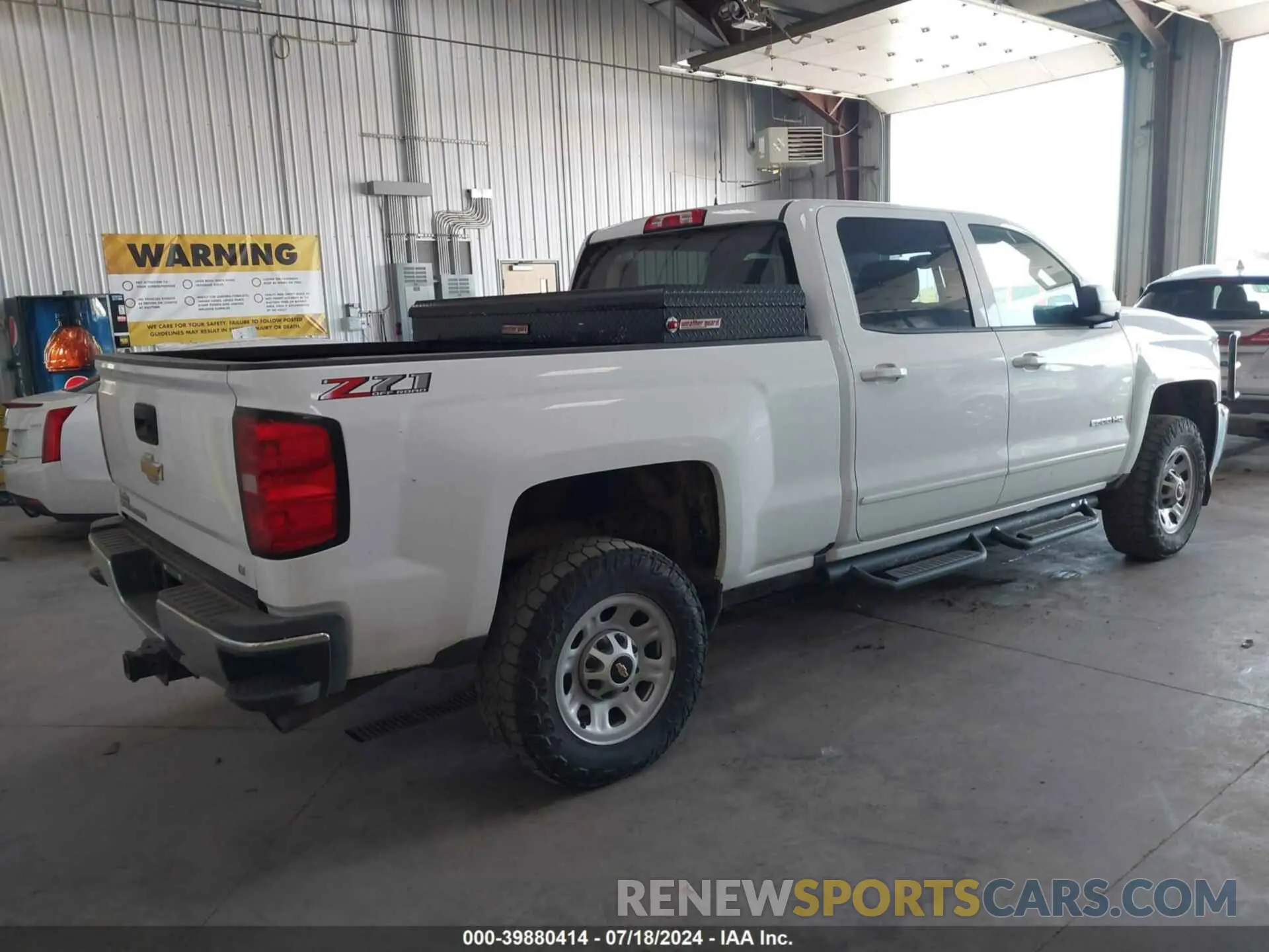 4 Photograph of a damaged car 1GC1KSEG3KF137272 CHEVROLET SILVERADO 2500HD 2019