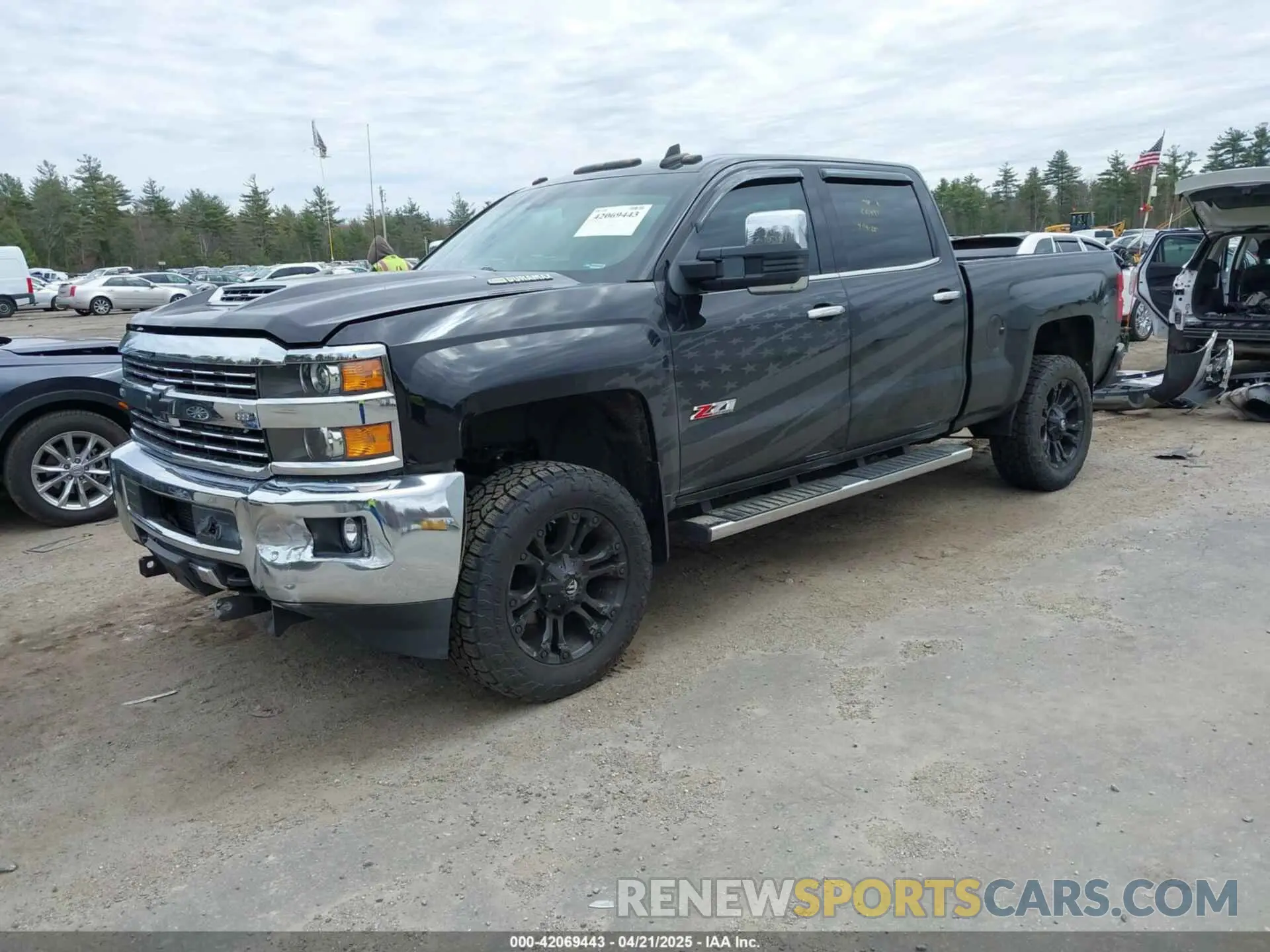 2 Photograph of a damaged car 1GC1KTEY0KF240261 CHEVROLET SILVERADO 2500HD 2019