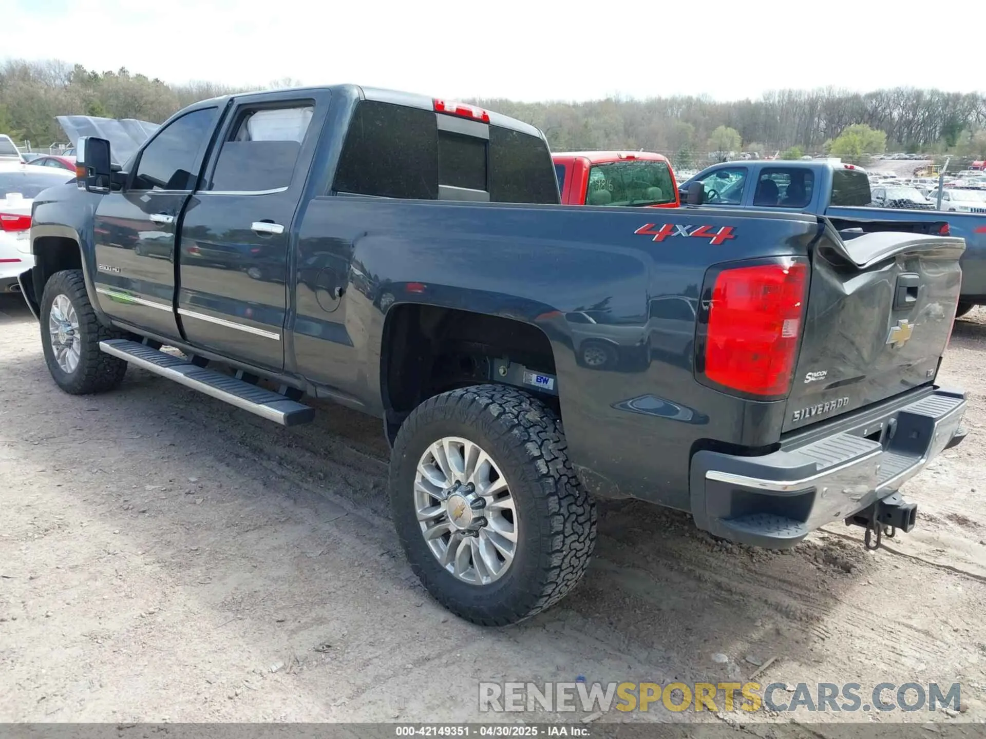 3 Photograph of a damaged car 1GC1KTEY5KF183359 CHEVROLET SILVERADO 2500HD 2019