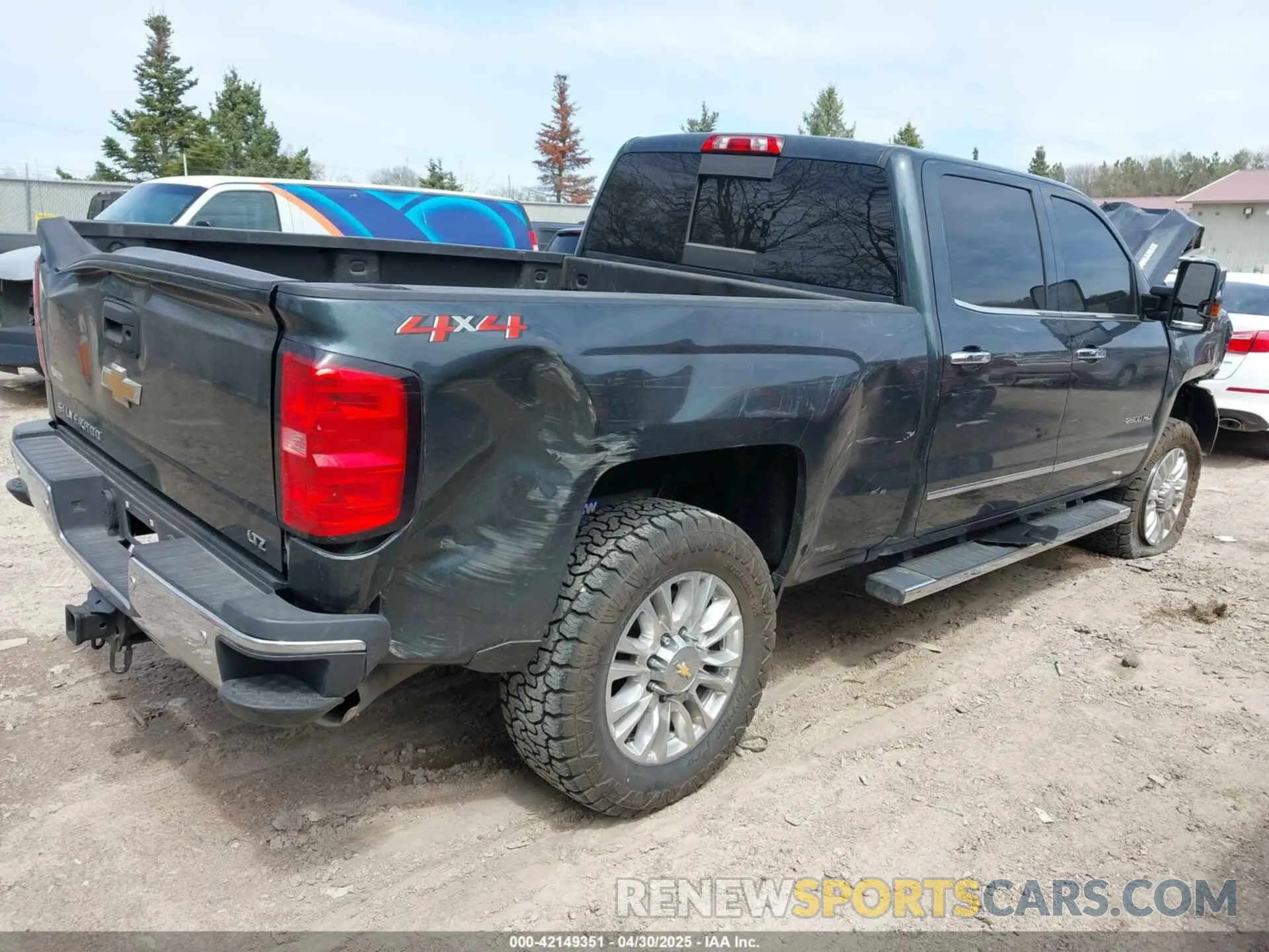4 Photograph of a damaged car 1GC1KTEY5KF183359 CHEVROLET SILVERADO 2500HD 2019