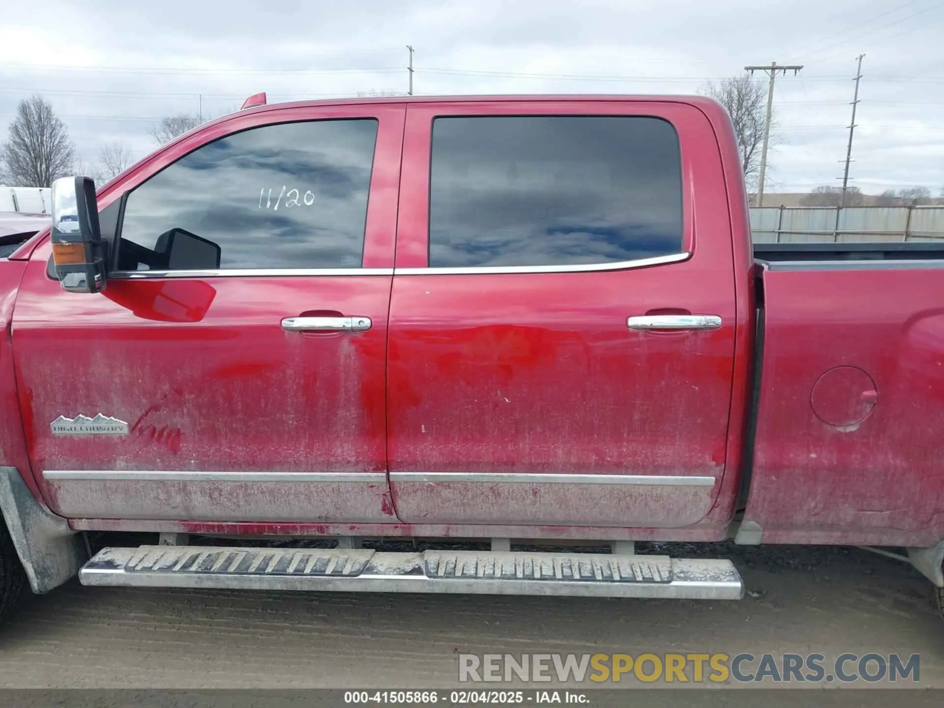 14 Photograph of a damaged car 1GC1KUEY0KF142725 CHEVROLET SILVERADO 2500HD 2019