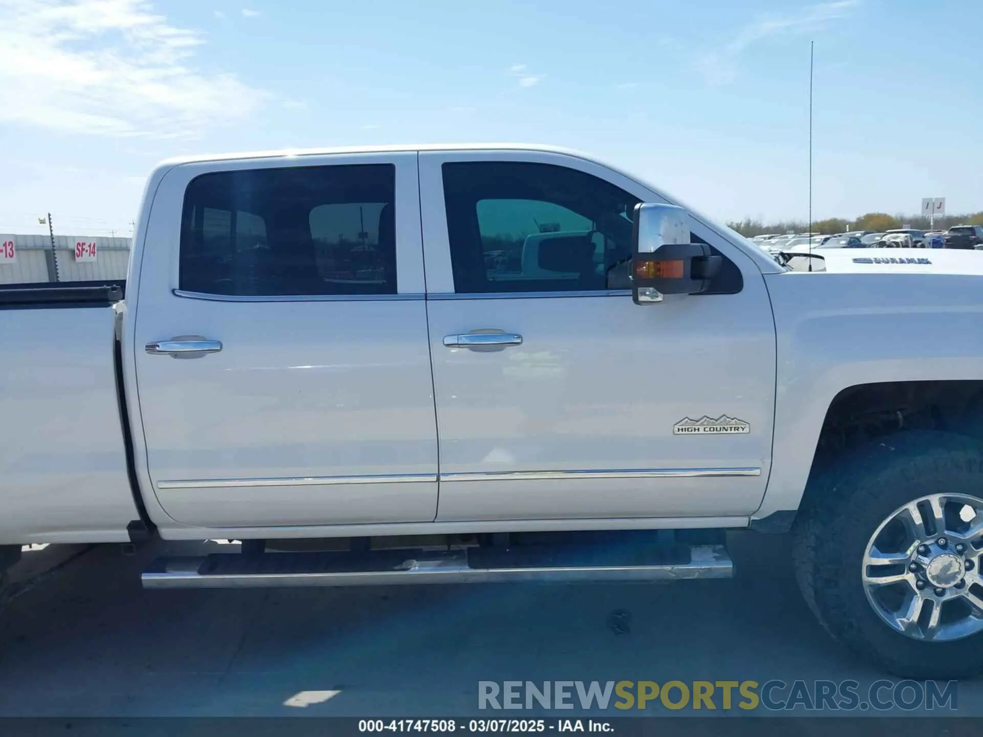 12 Photograph of a damaged car 1GC1KUEY1KF142815 CHEVROLET SILVERADO 2500HD 2019