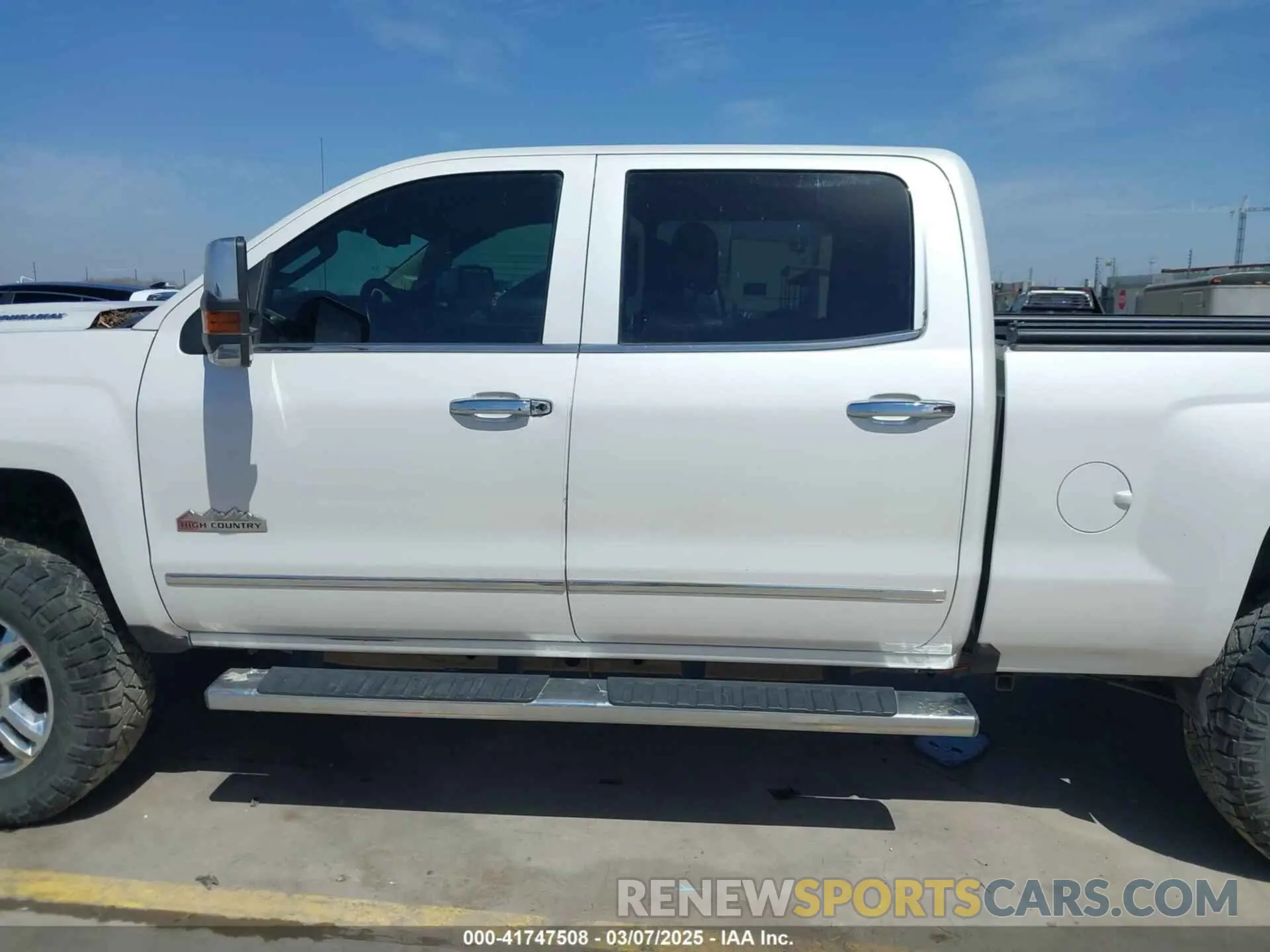 13 Photograph of a damaged car 1GC1KUEY1KF142815 CHEVROLET SILVERADO 2500HD 2019