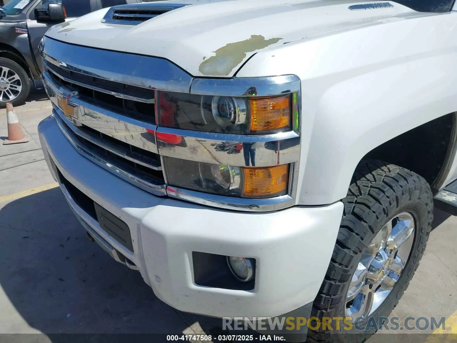 16 Photograph of a damaged car 1GC1KUEY1KF142815 CHEVROLET SILVERADO 2500HD 2019