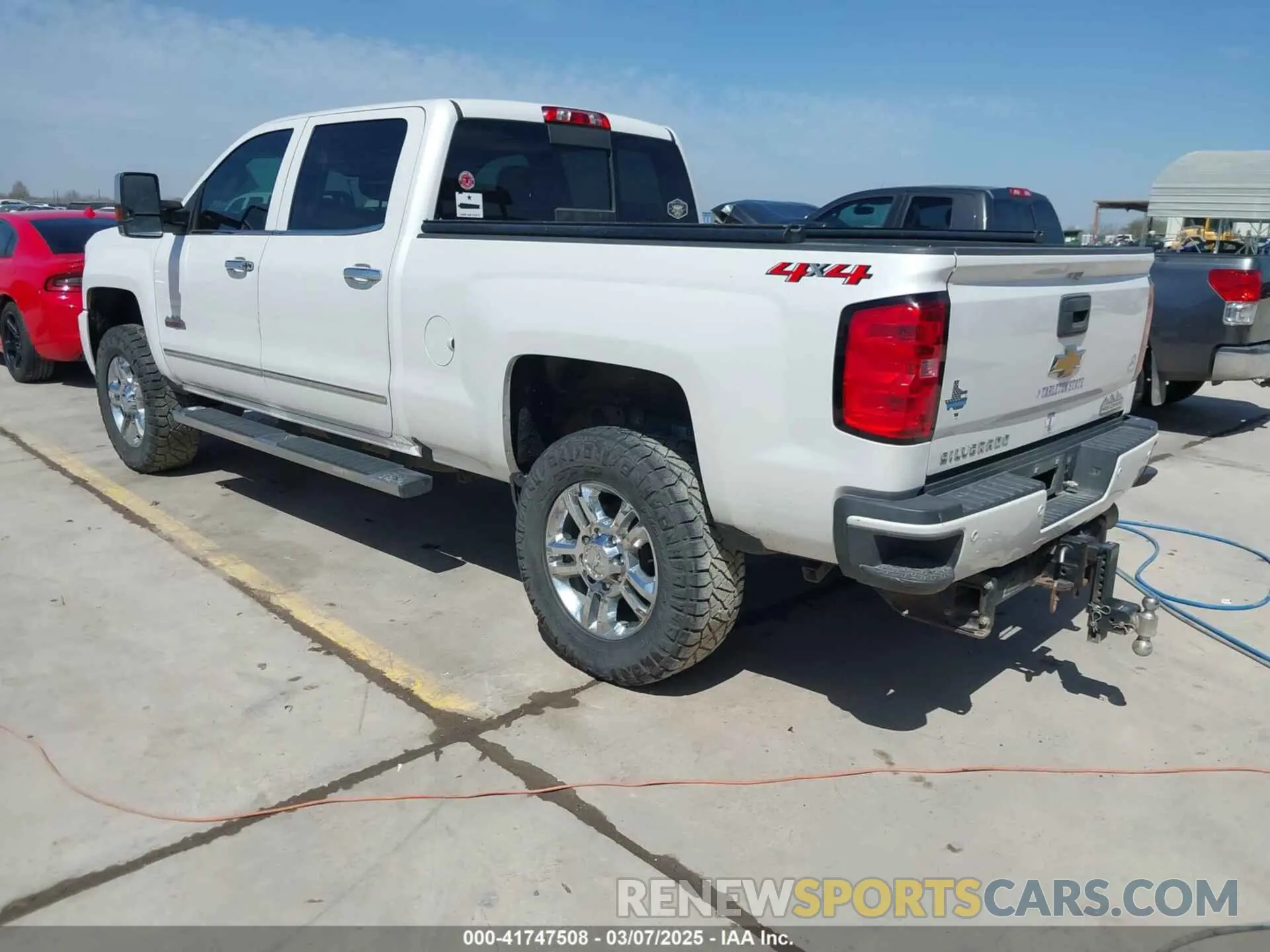 3 Photograph of a damaged car 1GC1KUEY1KF142815 CHEVROLET SILVERADO 2500HD 2019